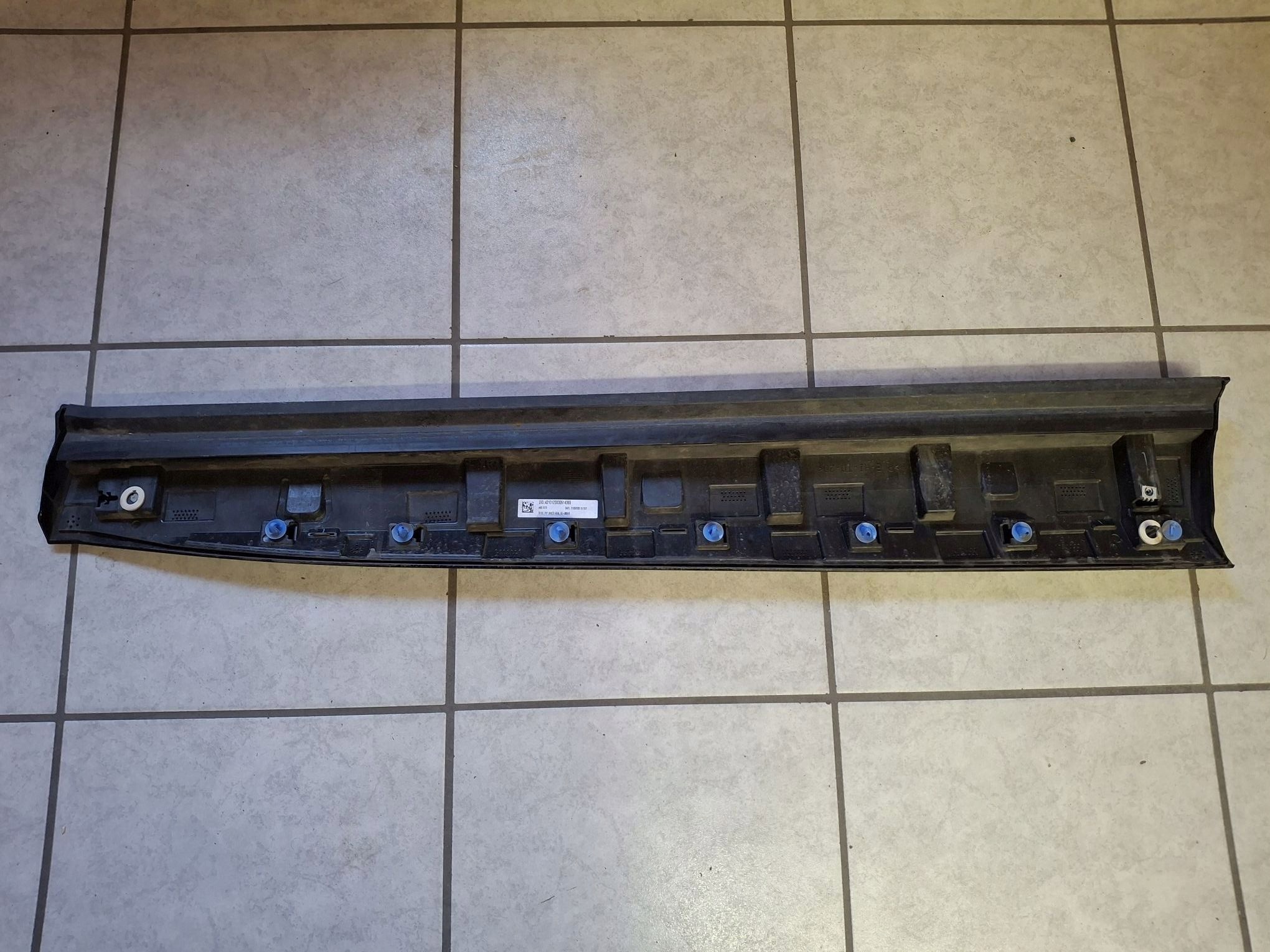 moulding for door left front RENAULT AUSTRAL 2022R->