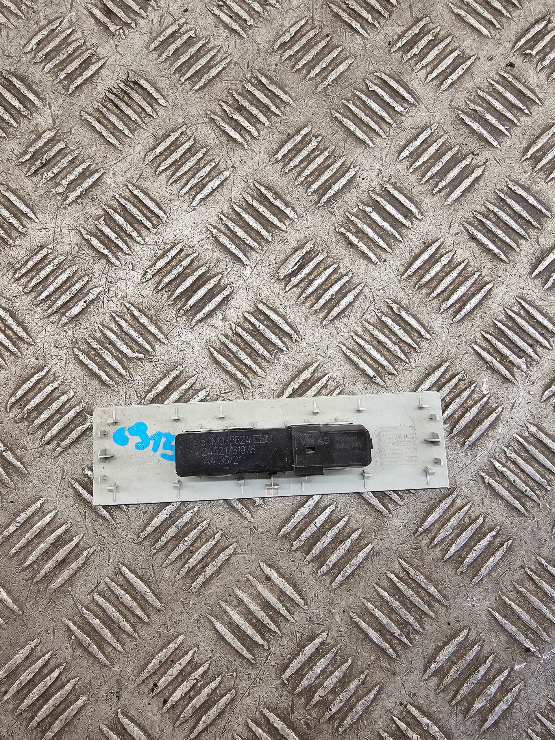 PANEL switch OCU TELEFONU SOS 5GM035624 VW PASSAT B8 LIFT TRANSPORTER