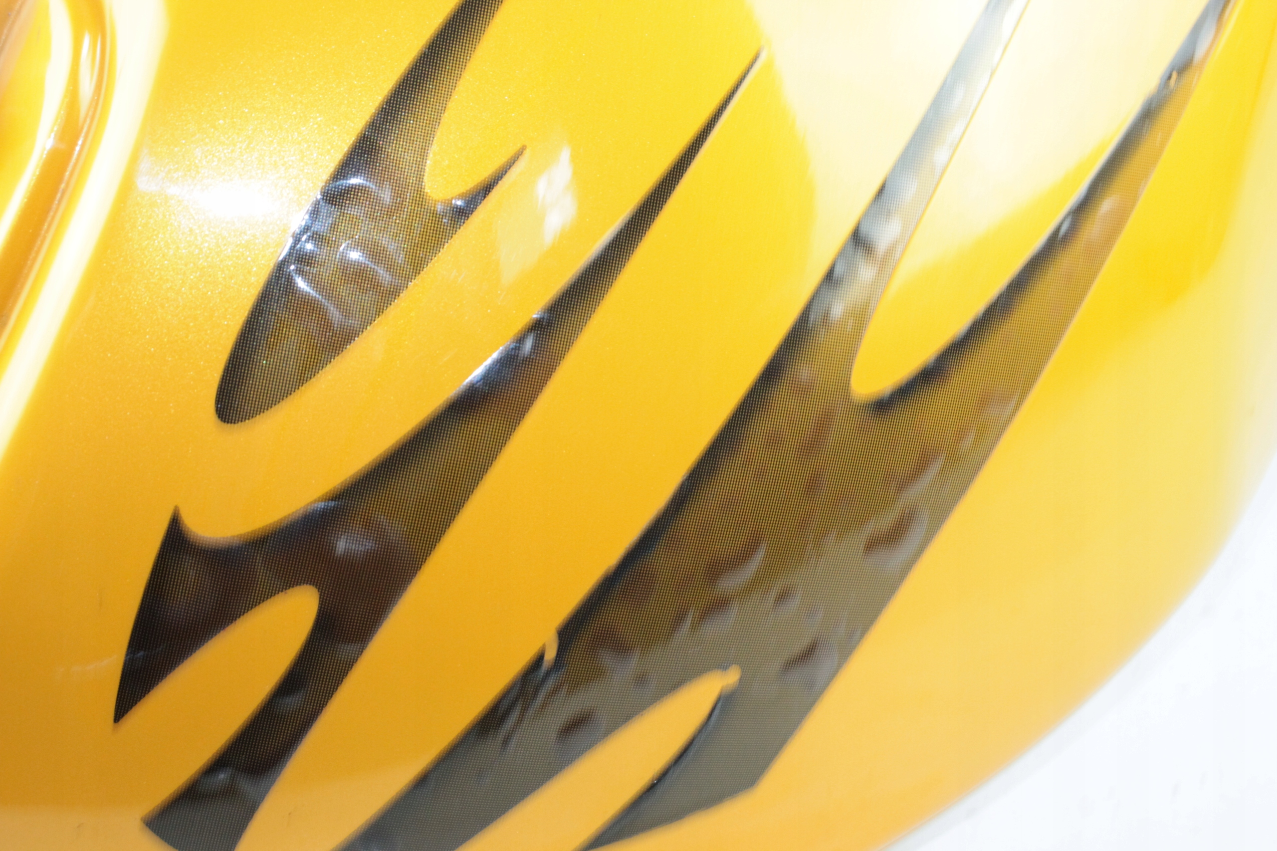 100 - TRIUMPH KIT 955i 01-06 топливный бак бак