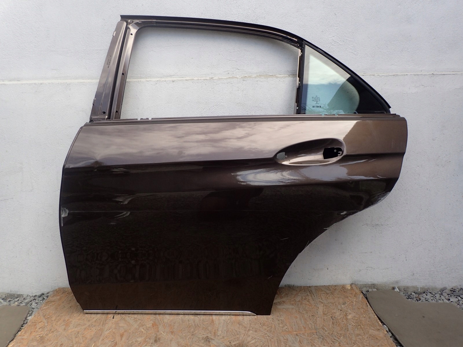 door left rear. MERCEDES E class 212 sedan LIFT