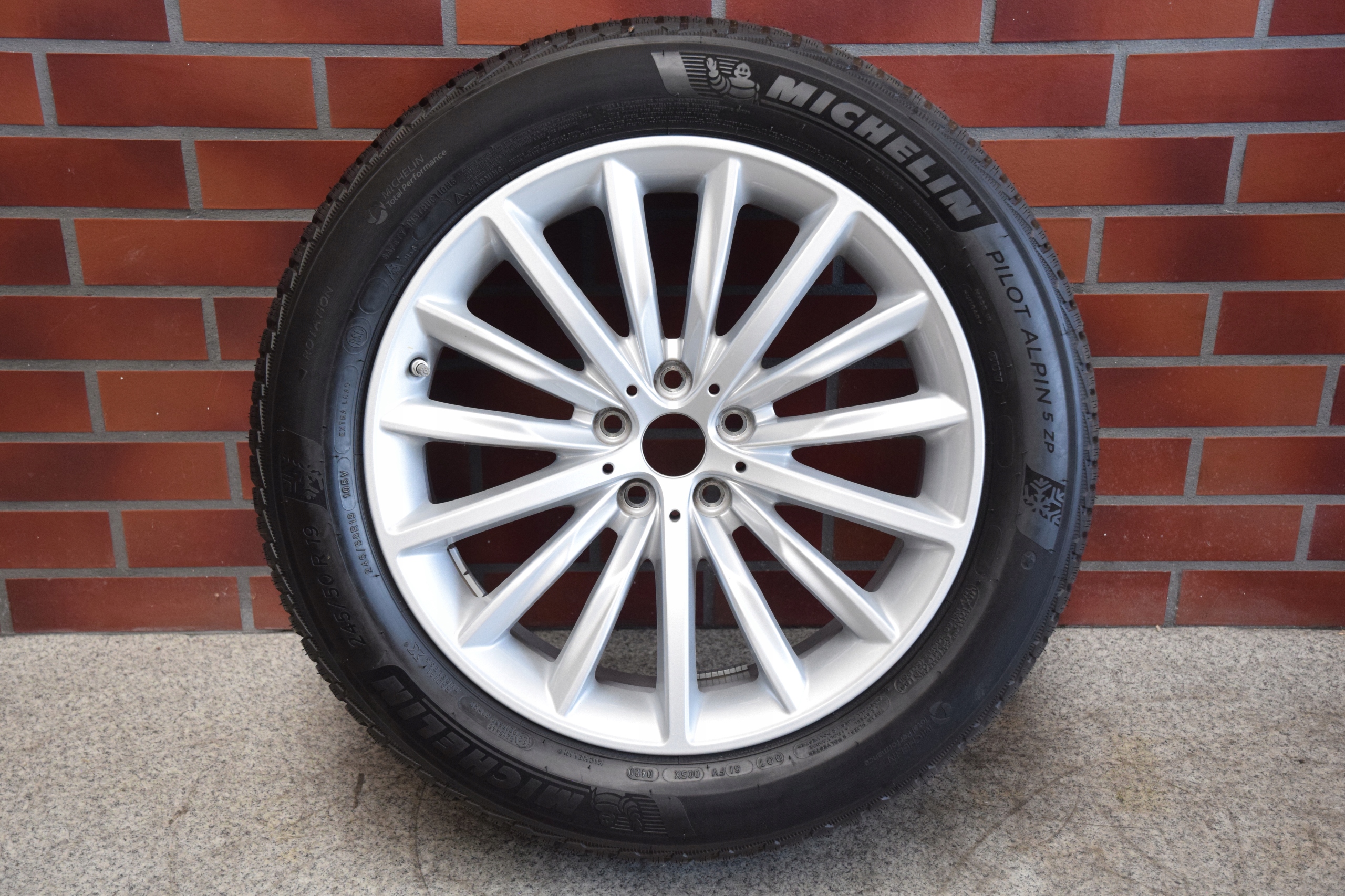 wheels discs BMW 5 G30 G31 ZIMA 633 19" 245/50/19 2020r