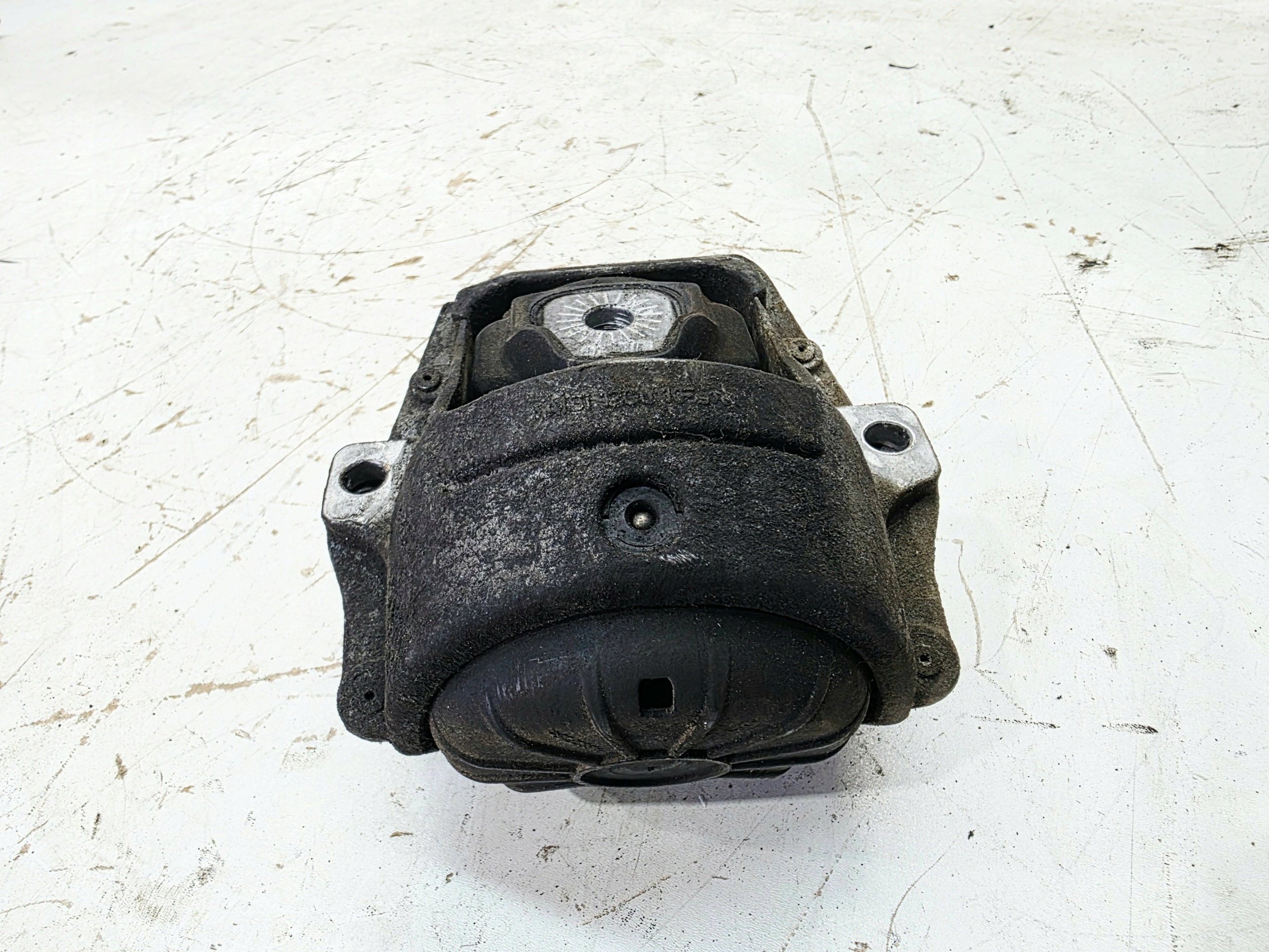 engine mount without of the sensor AUDI A4 B8 A5 8T Q5 8R 8R0199381A