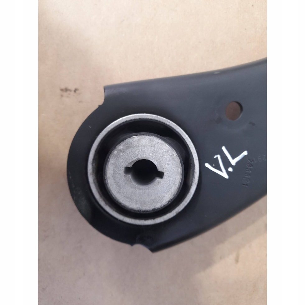 Ford Focus MK4 arm front left JX613A424AEB (Q605)
