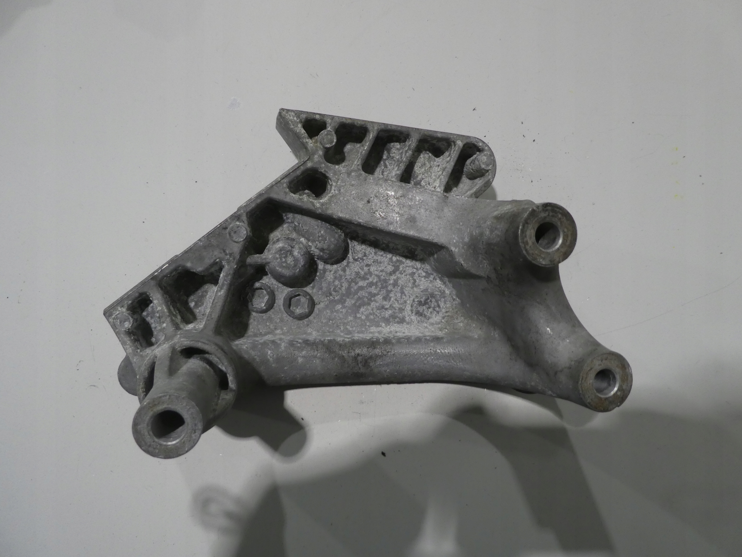 engine mount VW SEAT SKODA VW 04L199207