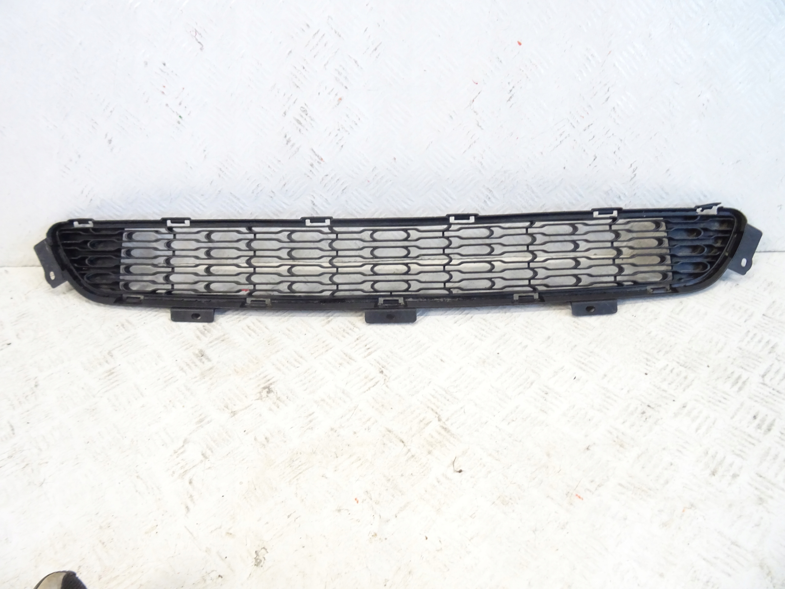 grid of a bumper front front KIA SORENTO II LIFT 86562-2P500