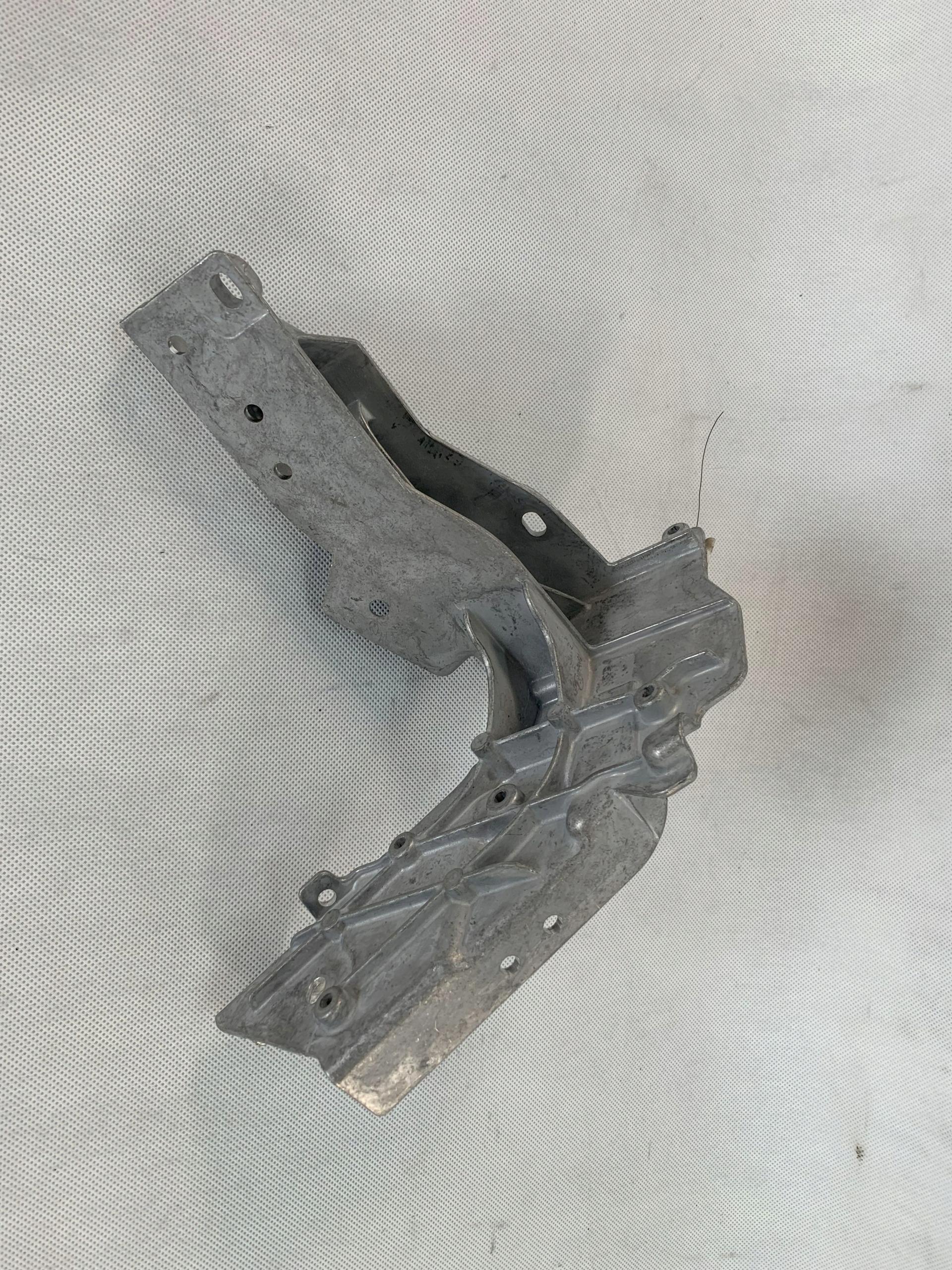 console left front panel, wall Mercedes GLC W253 A2536210600 06.25
