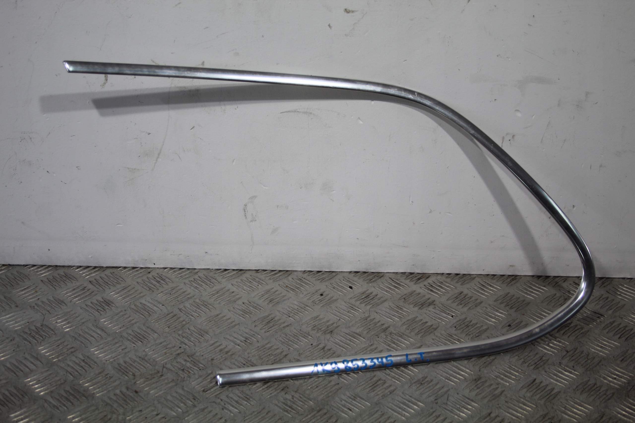moulding frame windows left rear part VW GOLF VI 6 1K9 KOMBI