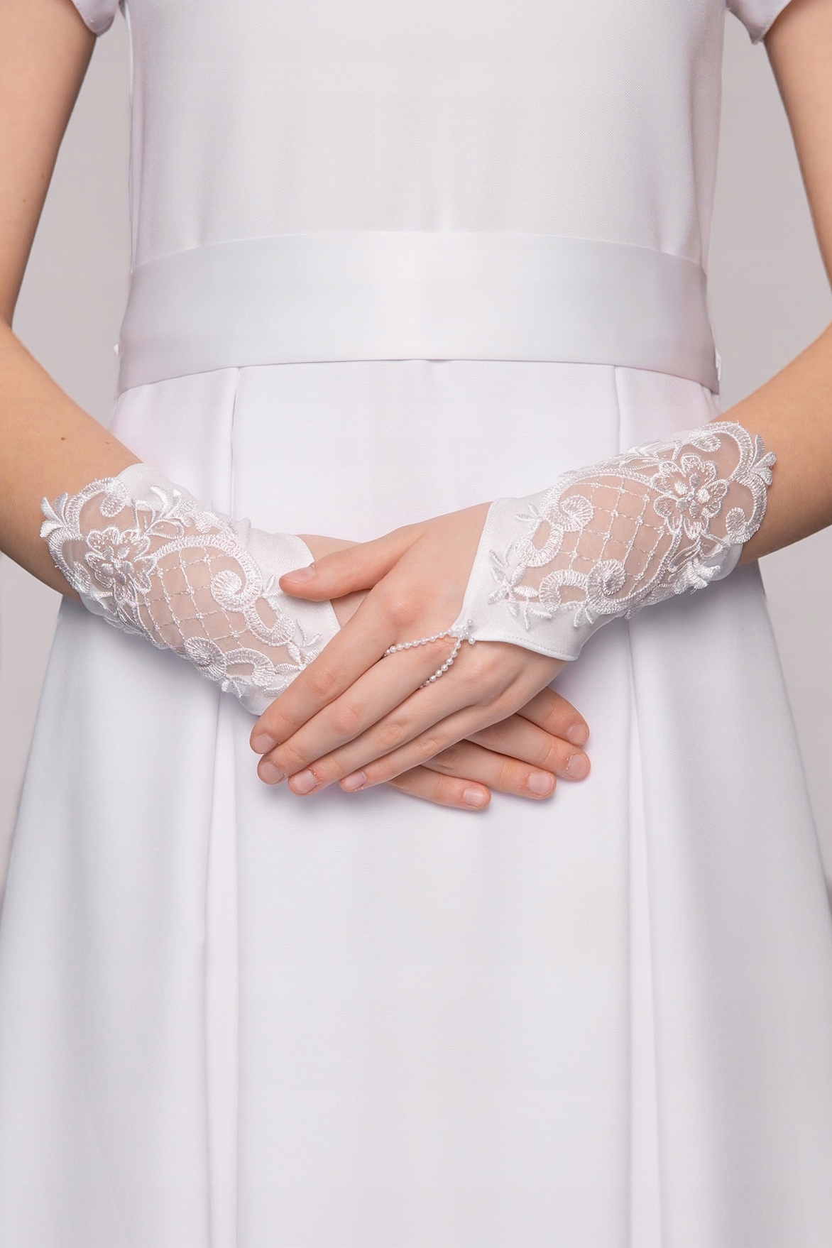 Rękawiczki komunijne koronkowe p5