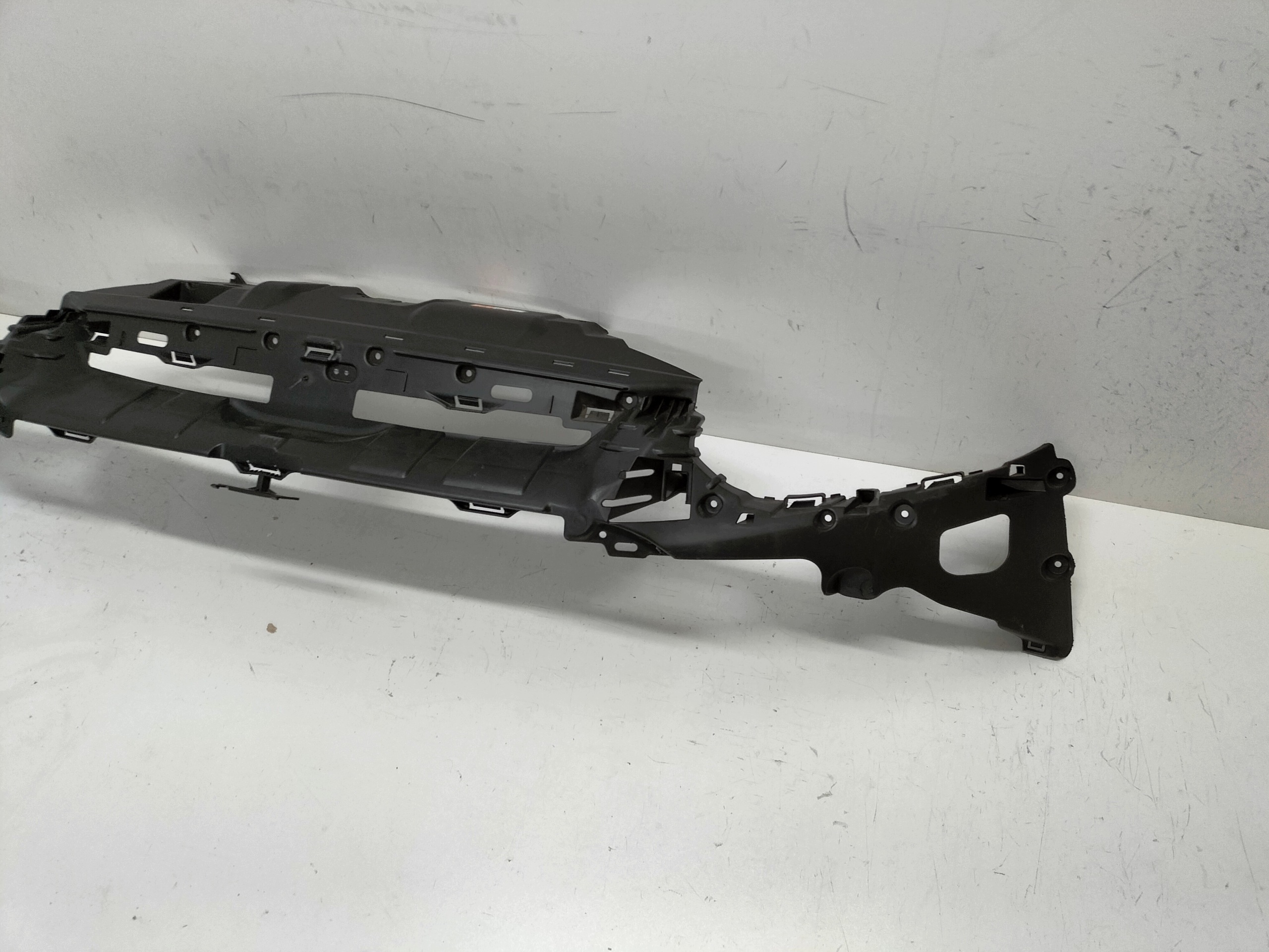 příčka držák nárazníku předek FORD FOCUS MK3 11-14