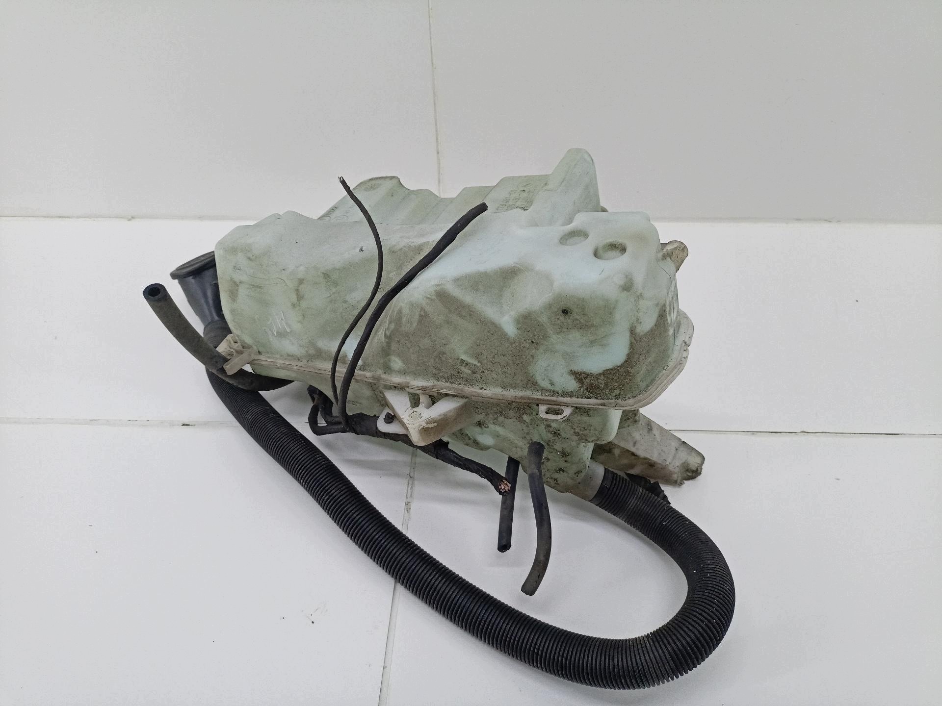 Behälter der Spritzdüse BMW 5 E60/E61 facelift E61 2007 7179451-01