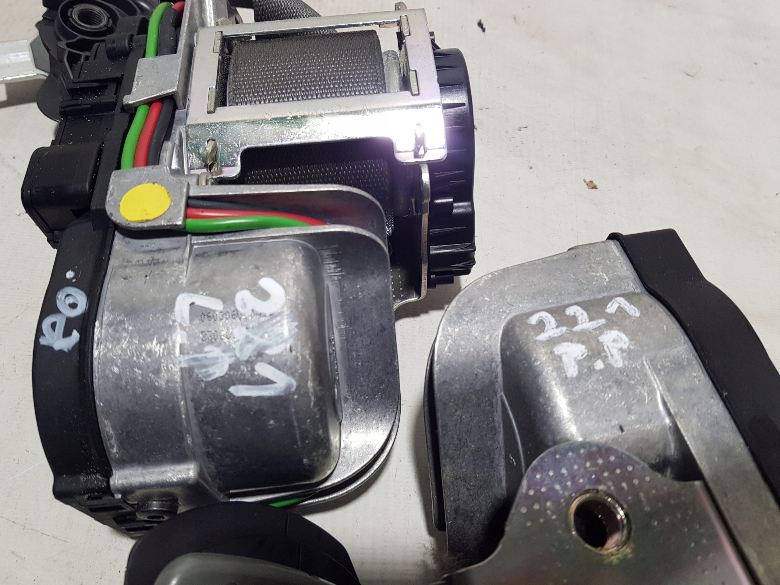 tension belts front rear part right left KOMPLET MERCEDES W221