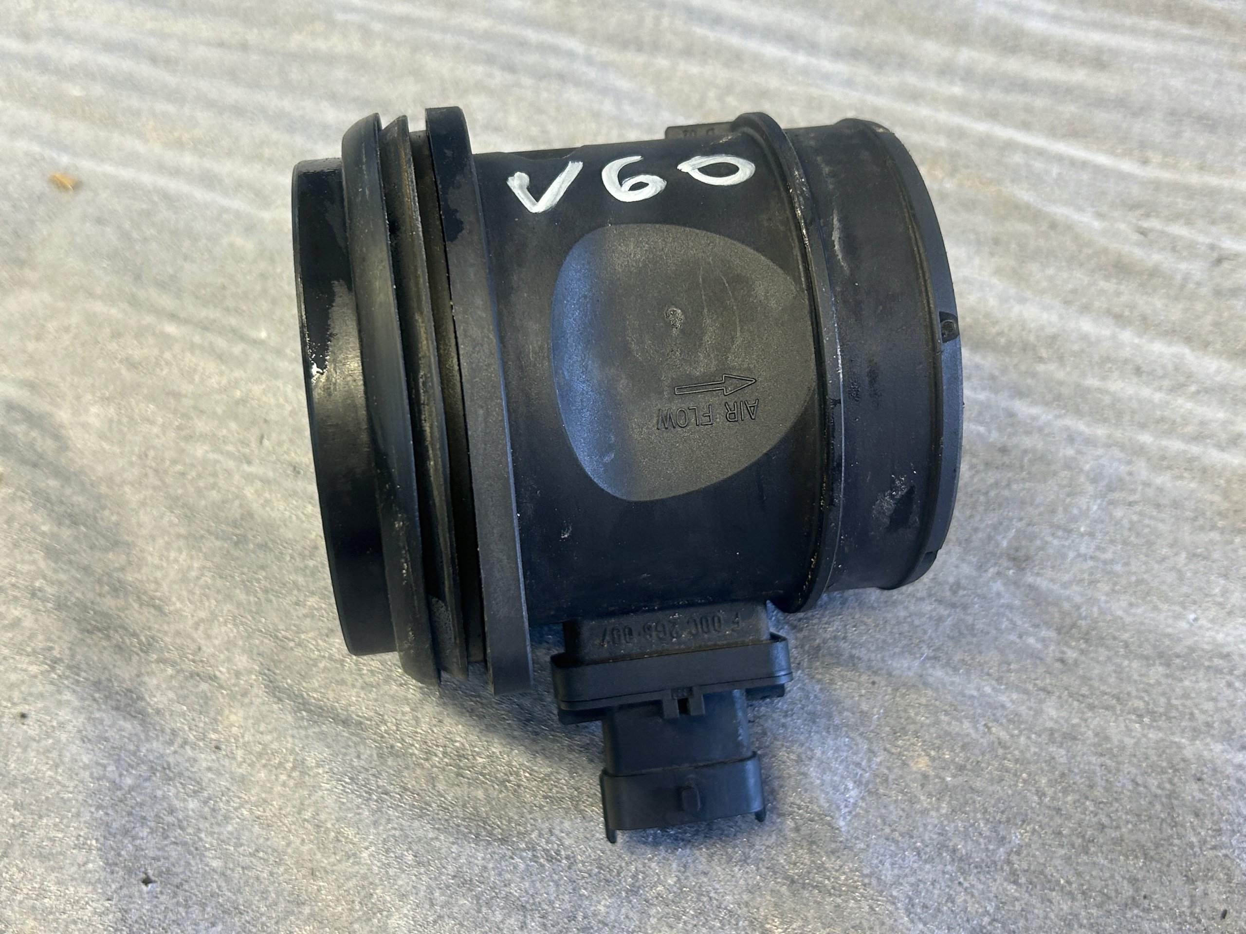 VOLVO V60 2,0 D flow meter air 30785472