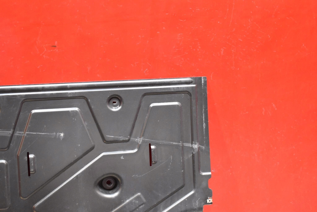 cover chassis left front 7LE825217 VW CRAFTER e-CRAFTER 2 II 18-24