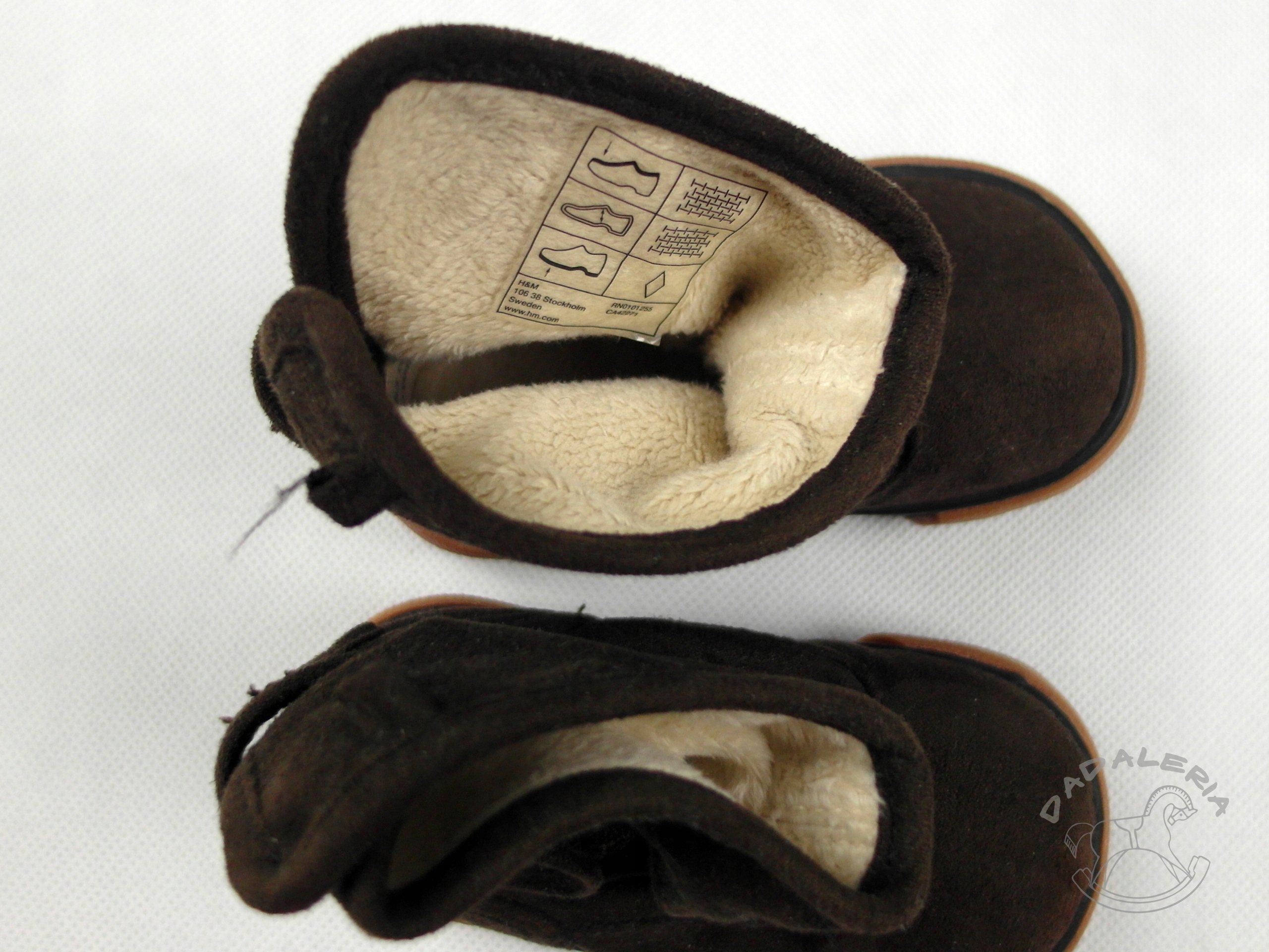 Brązowe lekko ocieplane buciki 16-17 Materiał zamsz