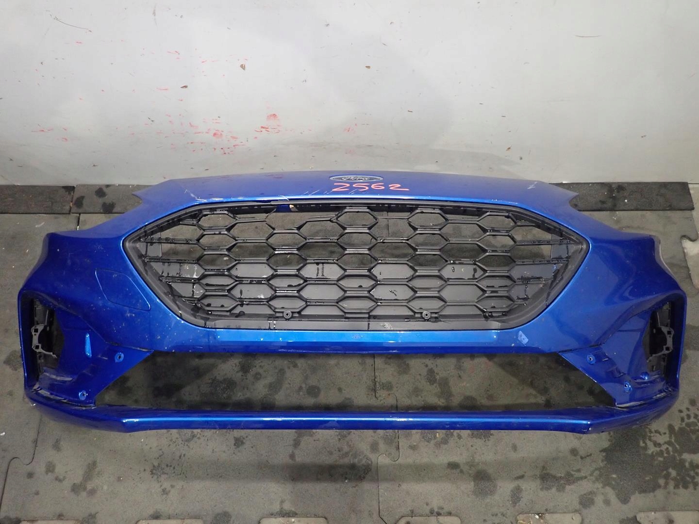 nárazník předek přední FORD FOCUS MK4 ST 2018