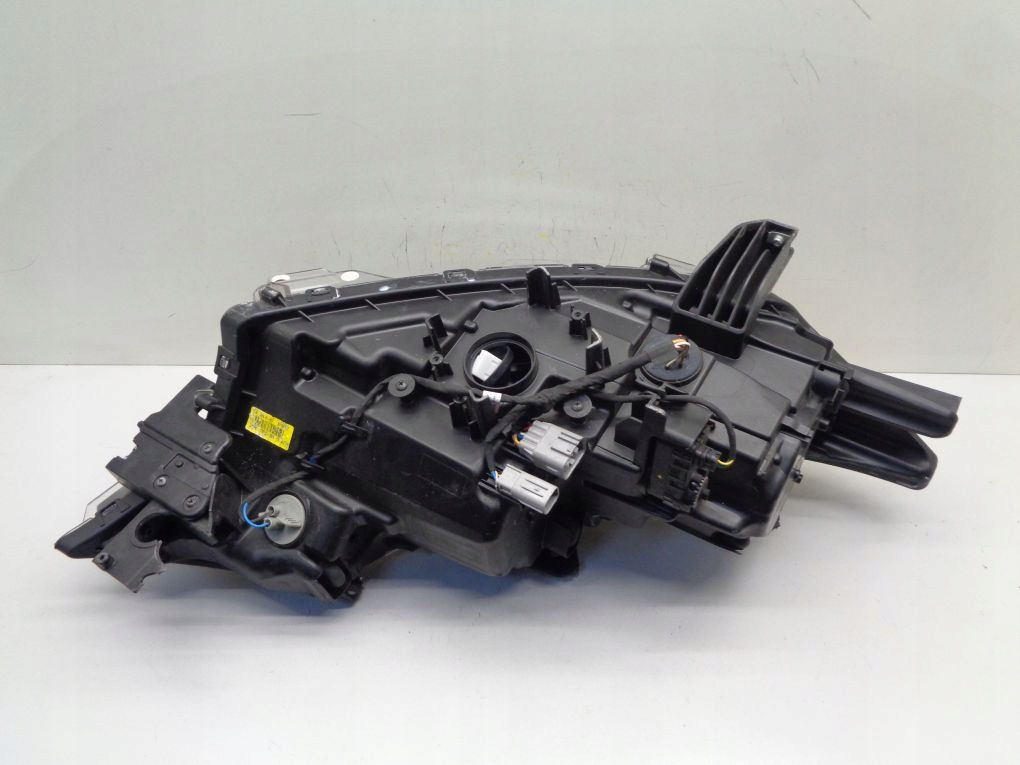 MITSUBISHI OUTLANDER III 3 LIFT FULL LED 18- left