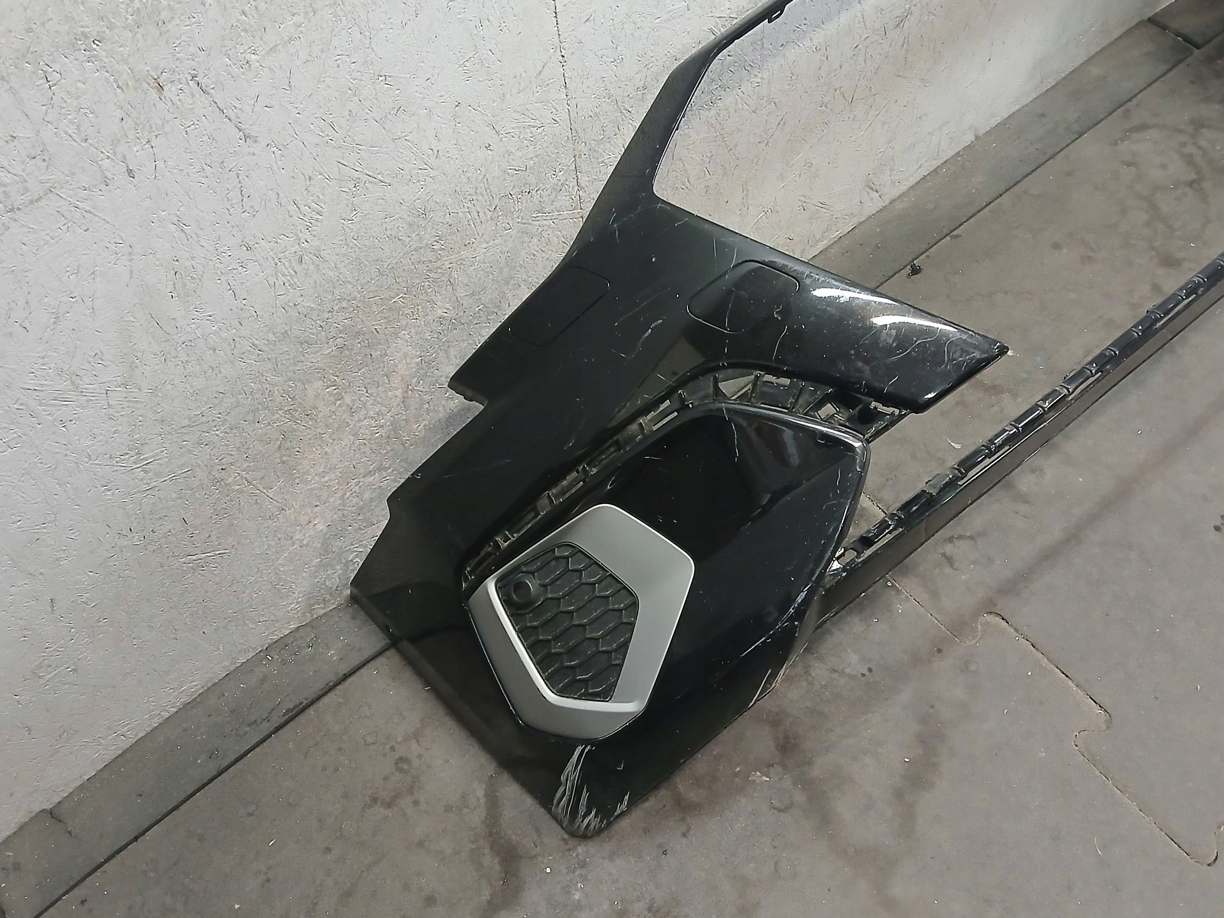 nárazník předek AUDI A3 8Y