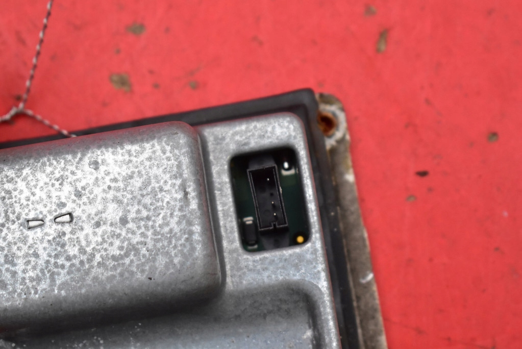 Конвертер Ксенон правая valeo 89030460 PORSCHE Cayenne 1 и 7L