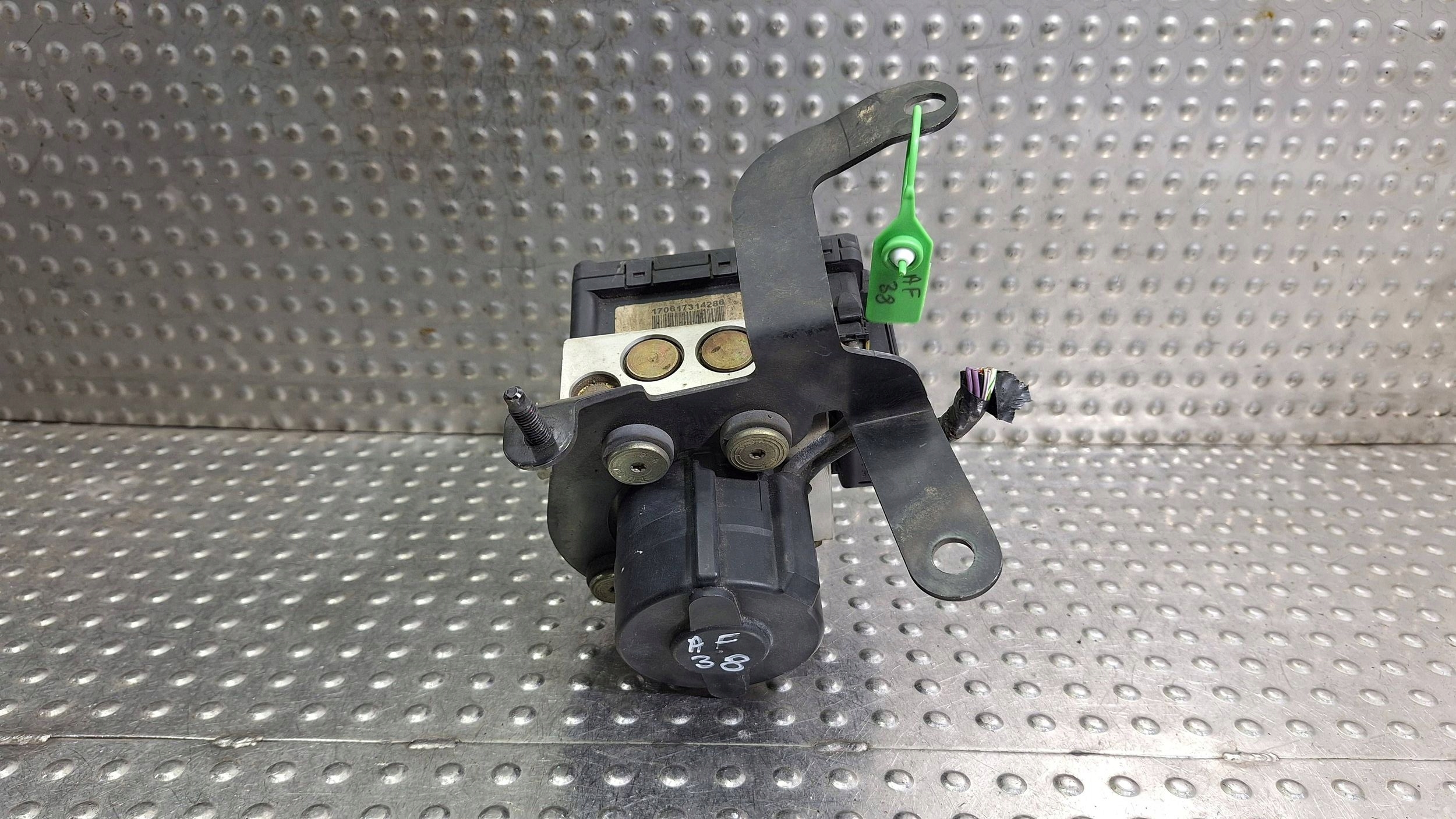 pump control unit ABS 96FB-2M110-AB 96FB-2C013-AA FORD ESCORT MK7