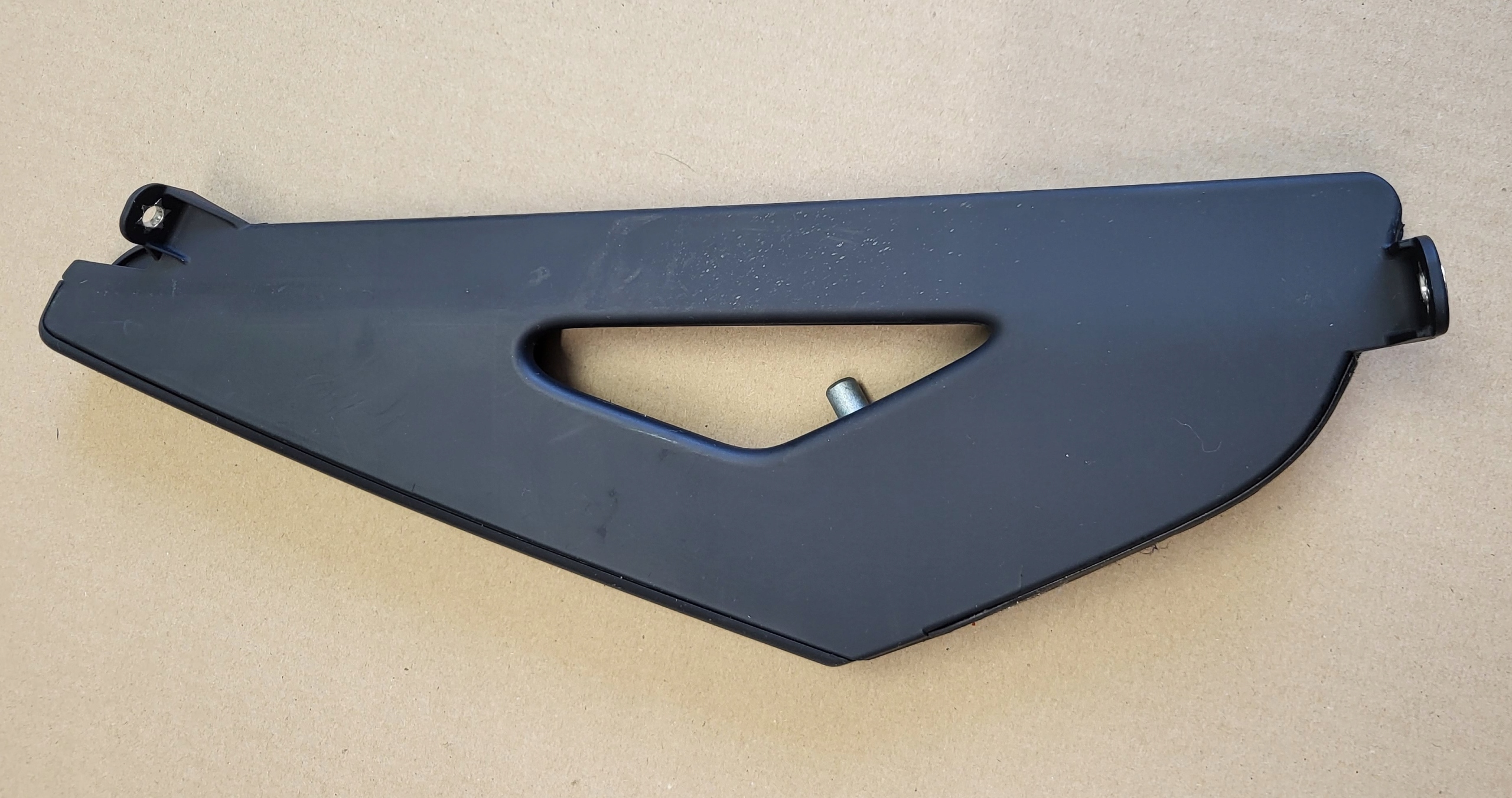 cover bracket spoiler handle TROJKAT TUNELU AUDI A3 8P 8P0880492B OE