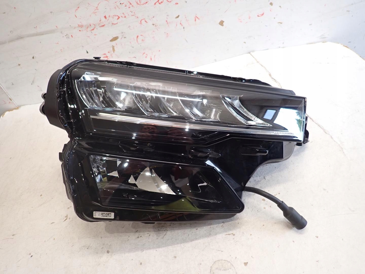 light front front right SKODA KAROQ LIFT 2021- FULL LED 57B941010