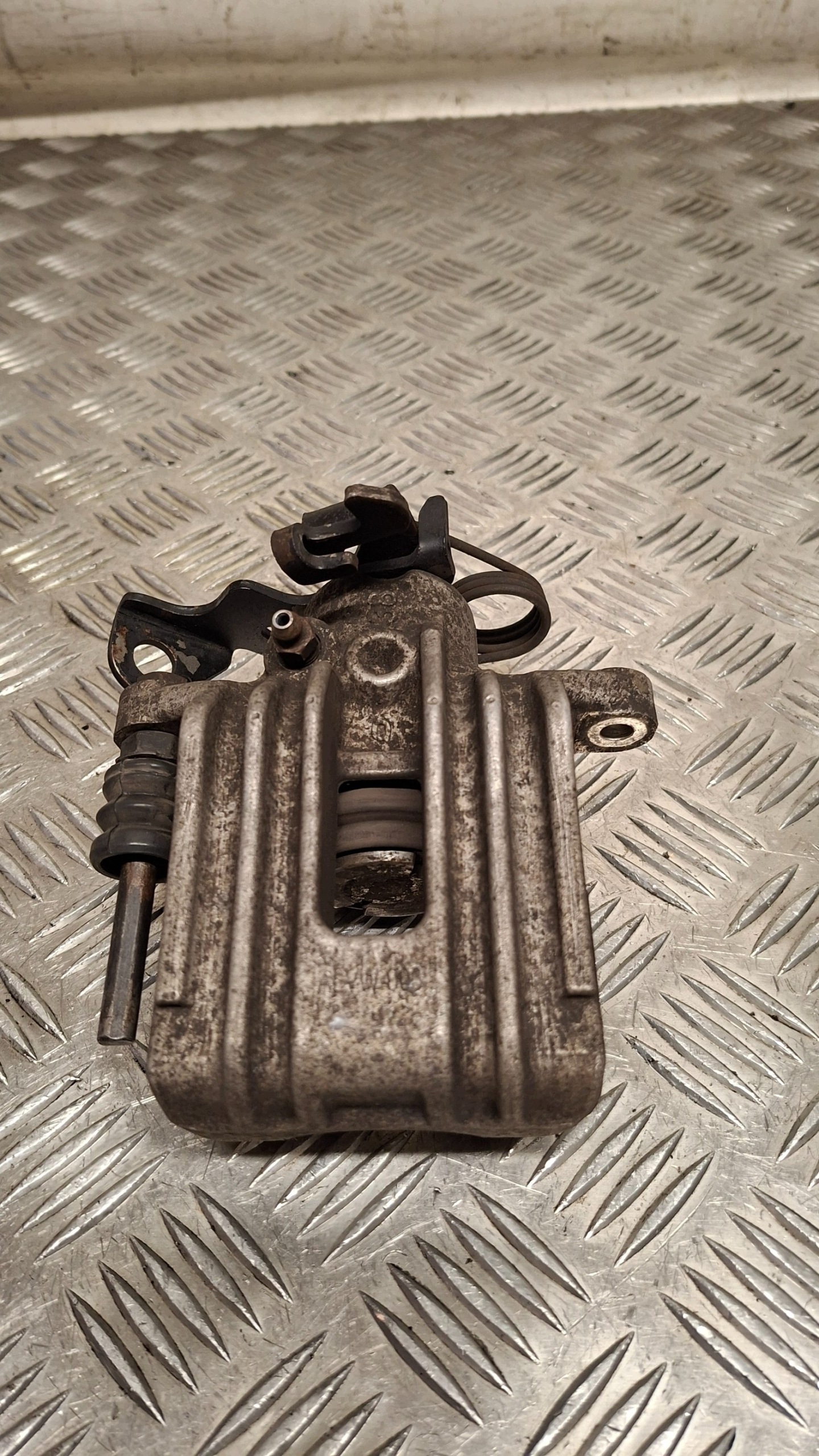 caliper brake left rear part AUDI A4 B6 1.9TDI