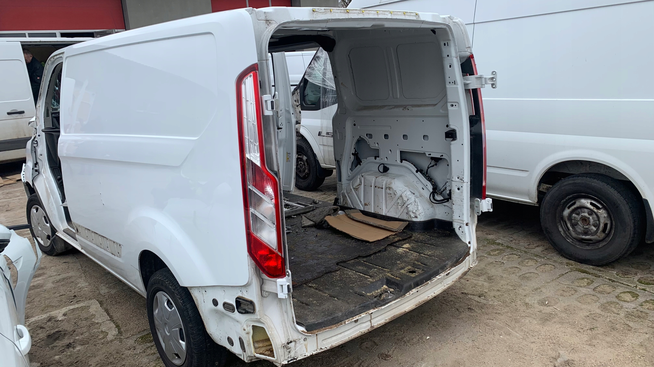 FORD CUSTOM LIFT задний ремень пол l1h1 2020 2021