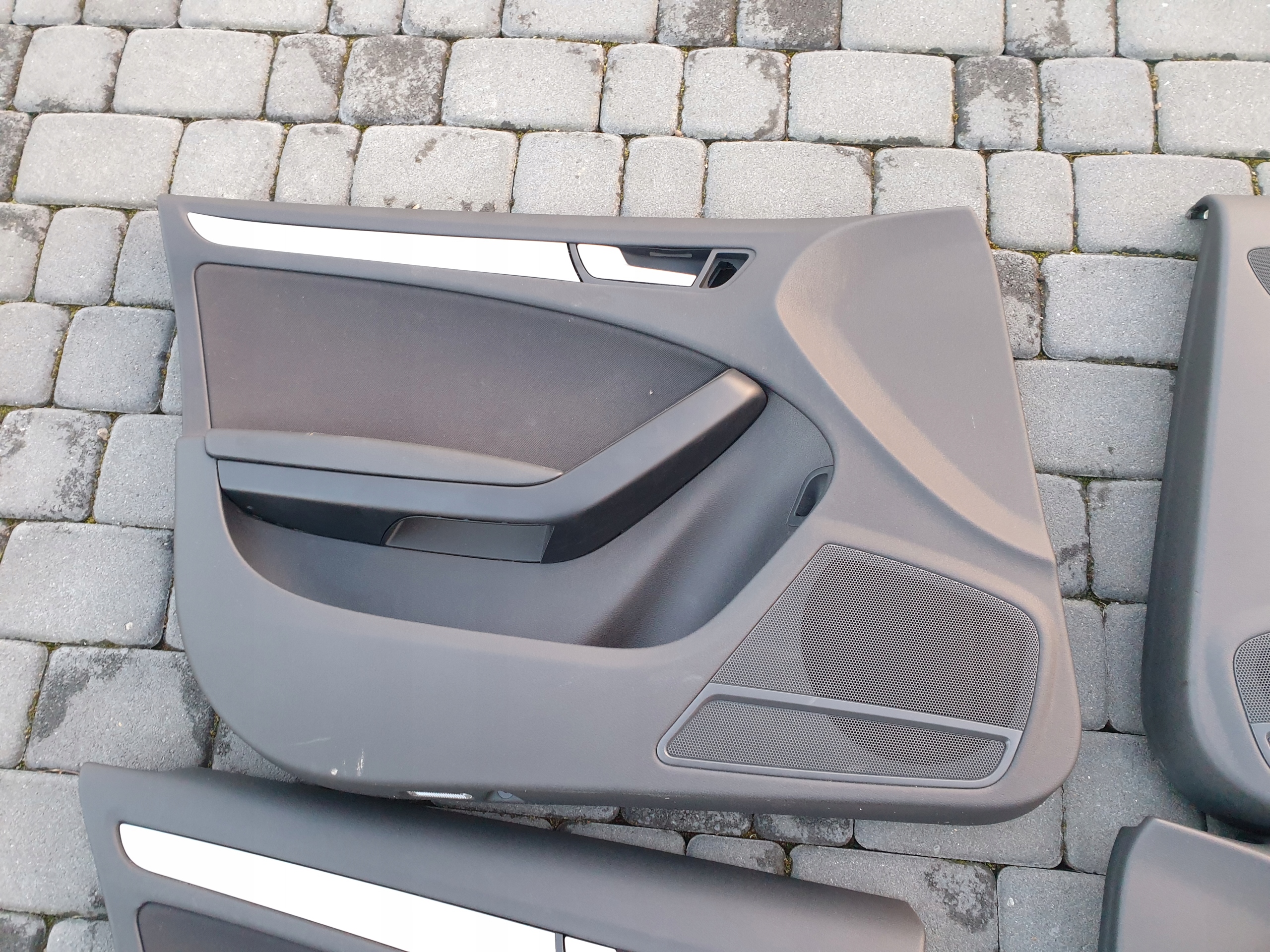 upholstery side for door AUDI A4 B8 sedan 2008