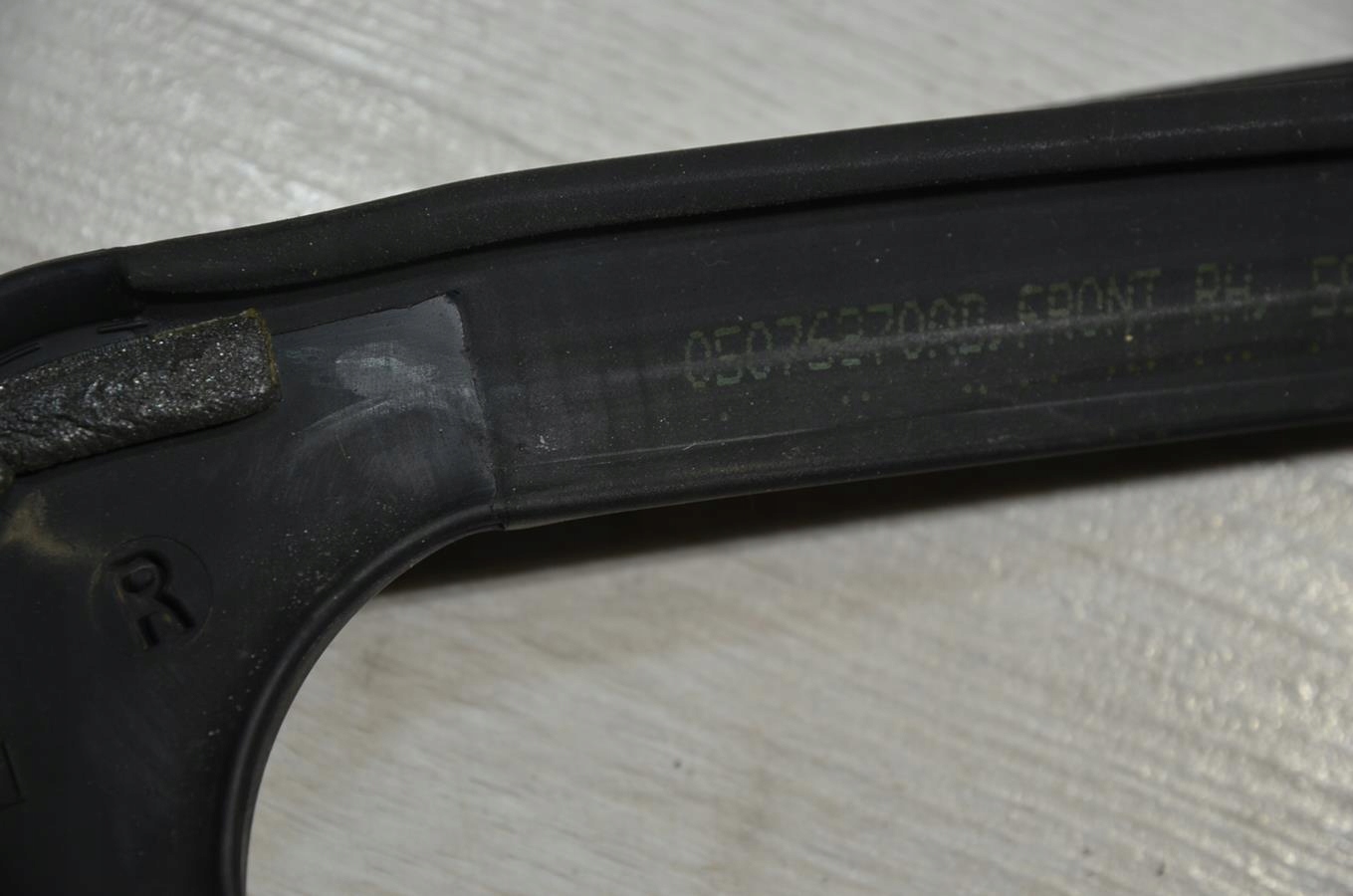 gasket windows door right front FIAT FREEMONT 12