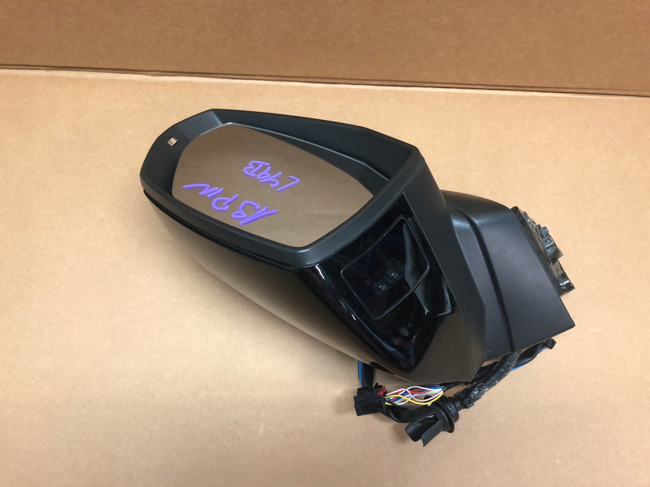 AUDI Q7 4M mirror right 13 vertical LY9B