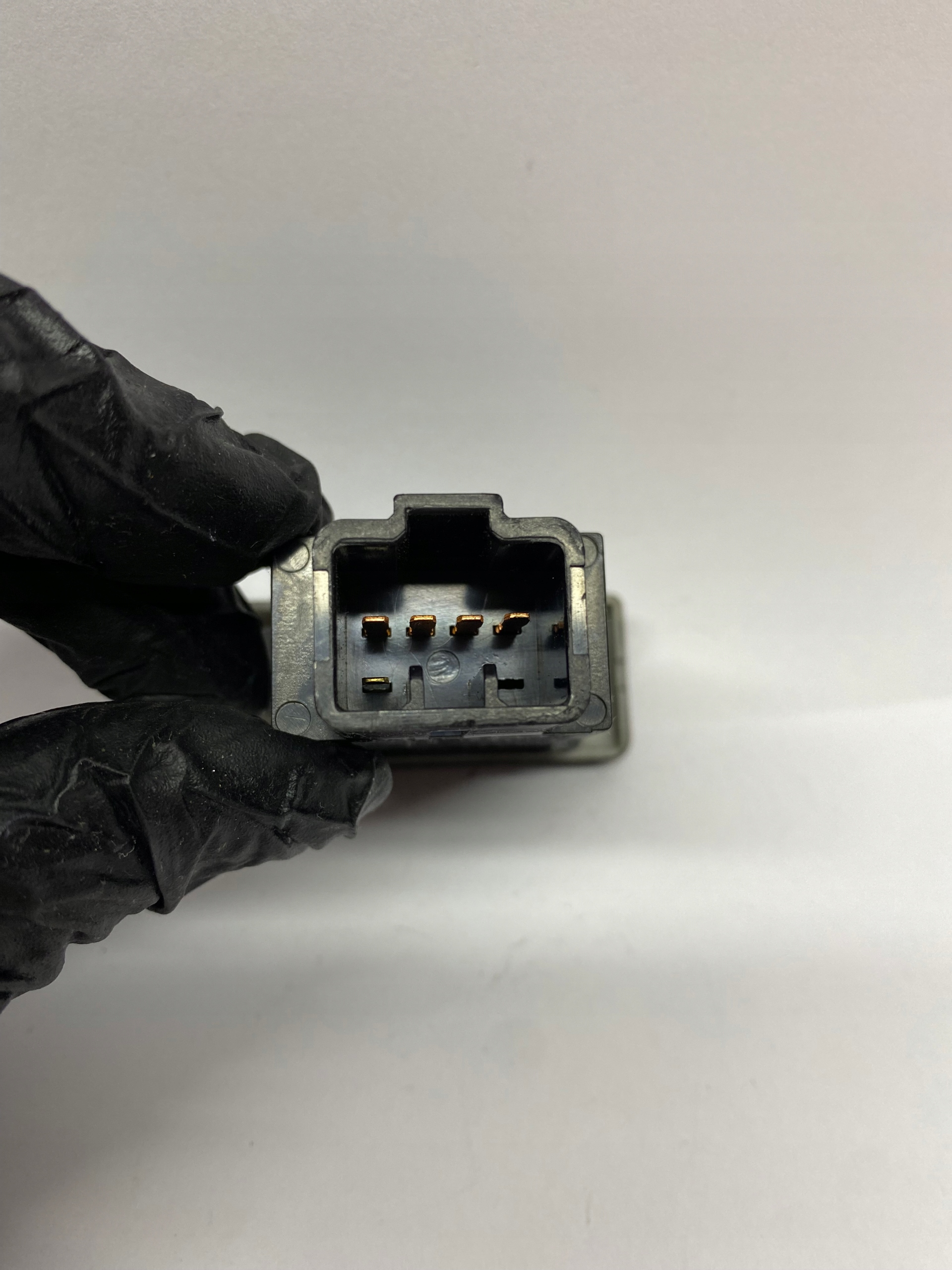 864w02780 switch przeciwmgielnych kia rio