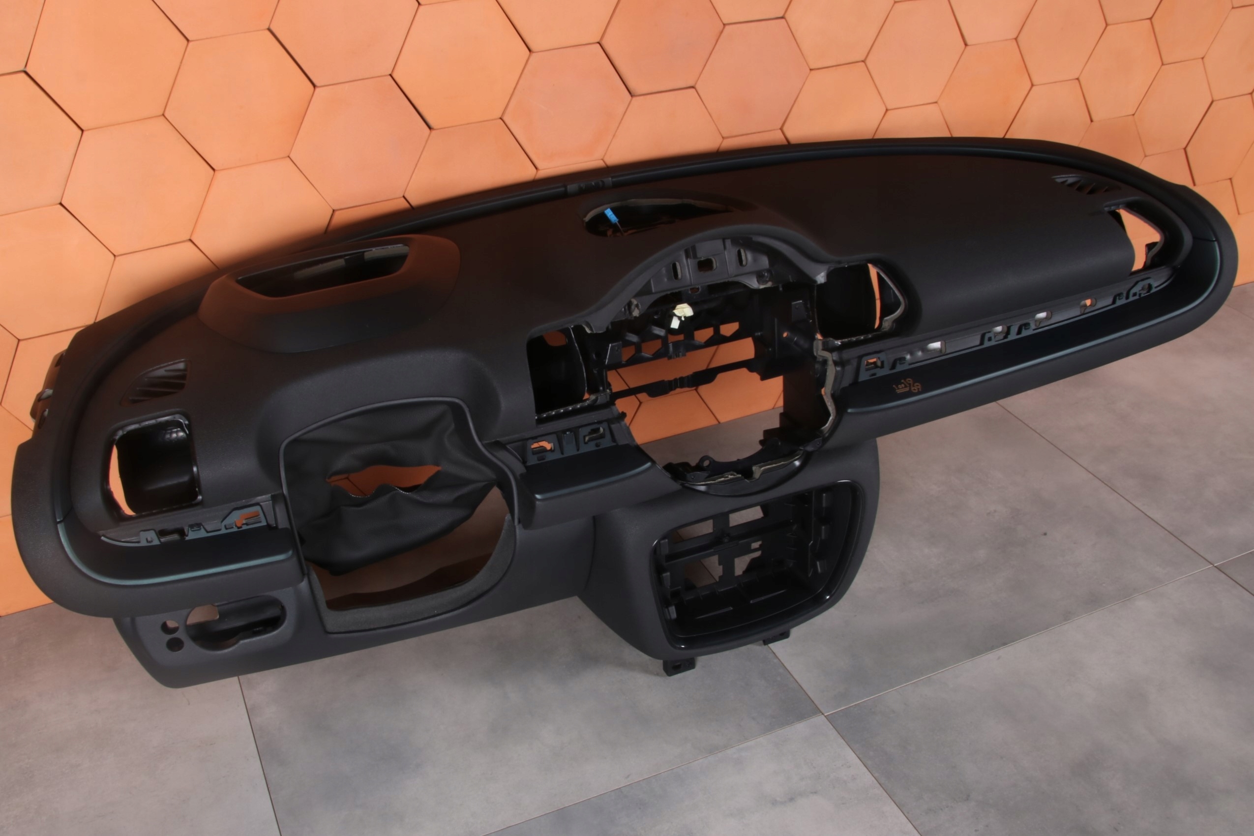 MINI F54 LCI originál dashboard instrument panel console black HEAD UP 129 km !!!