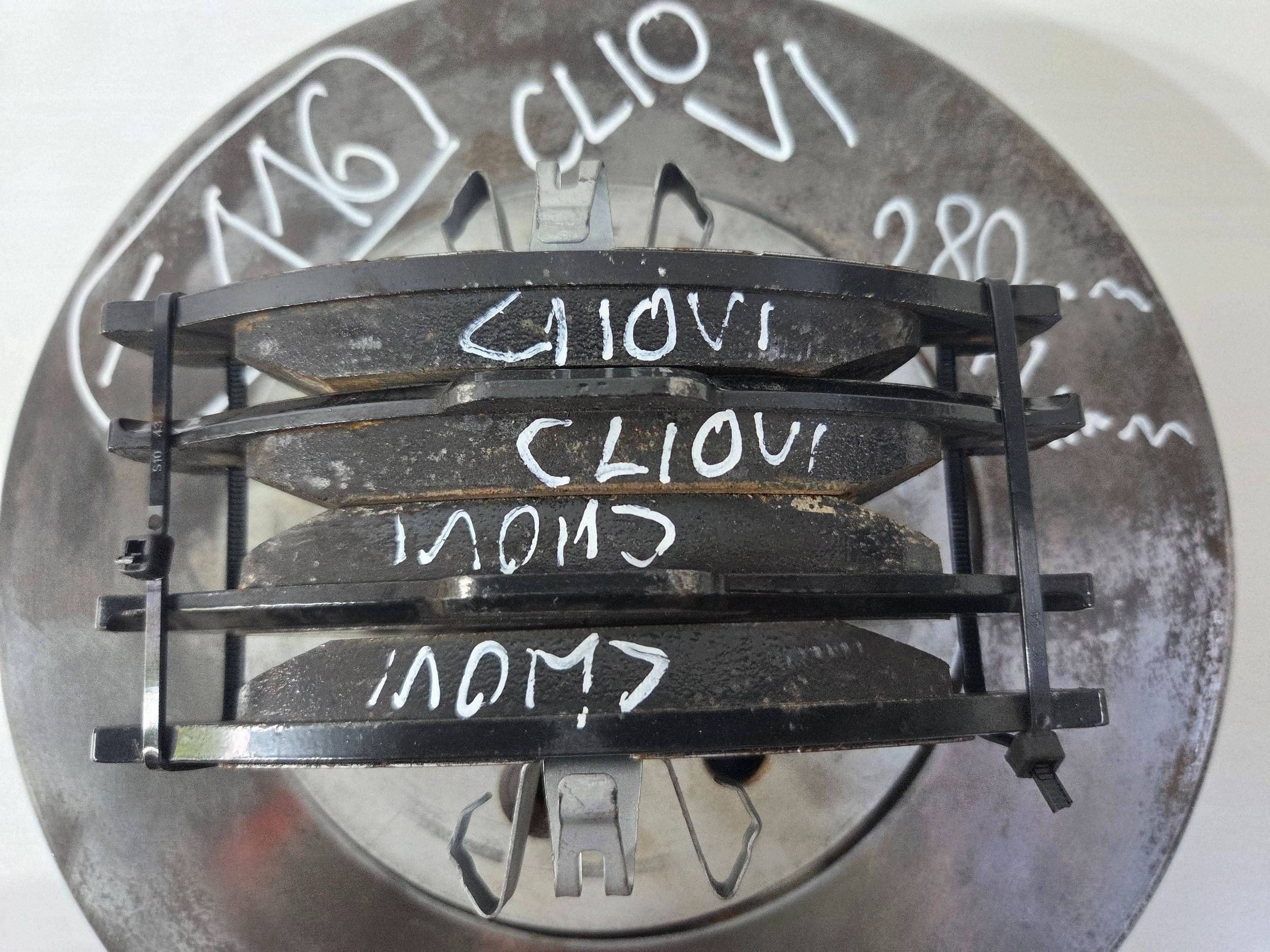 Renault Clio VI 2026r discs brake front + plates (T116)