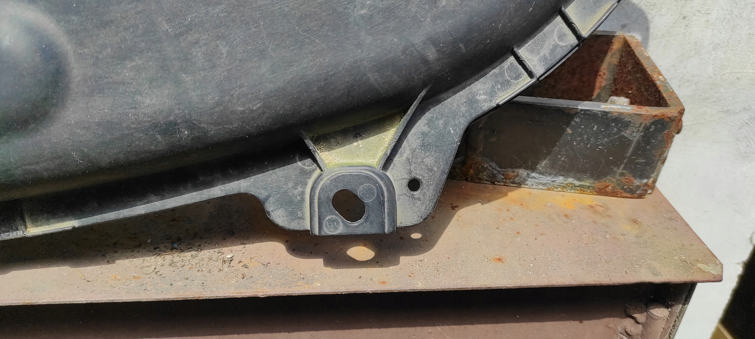 Audi A2 front grid wentylacyjna bonnets 8Z0819915