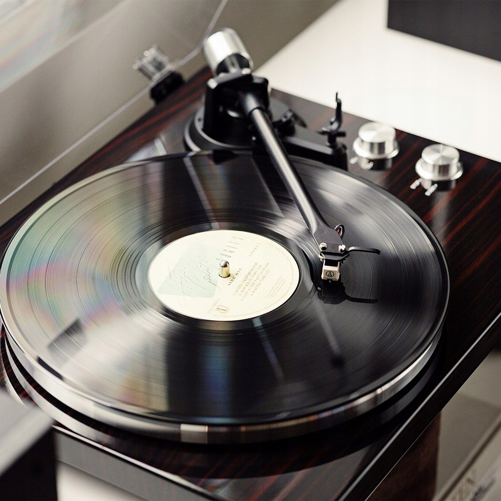 ARGON AUDIO TT CZARNY - WYJĄTKOWY GRAMOFON W SWOJEJ KLASIE Prędkość obrotowa (obr./min) 33 1/3 45