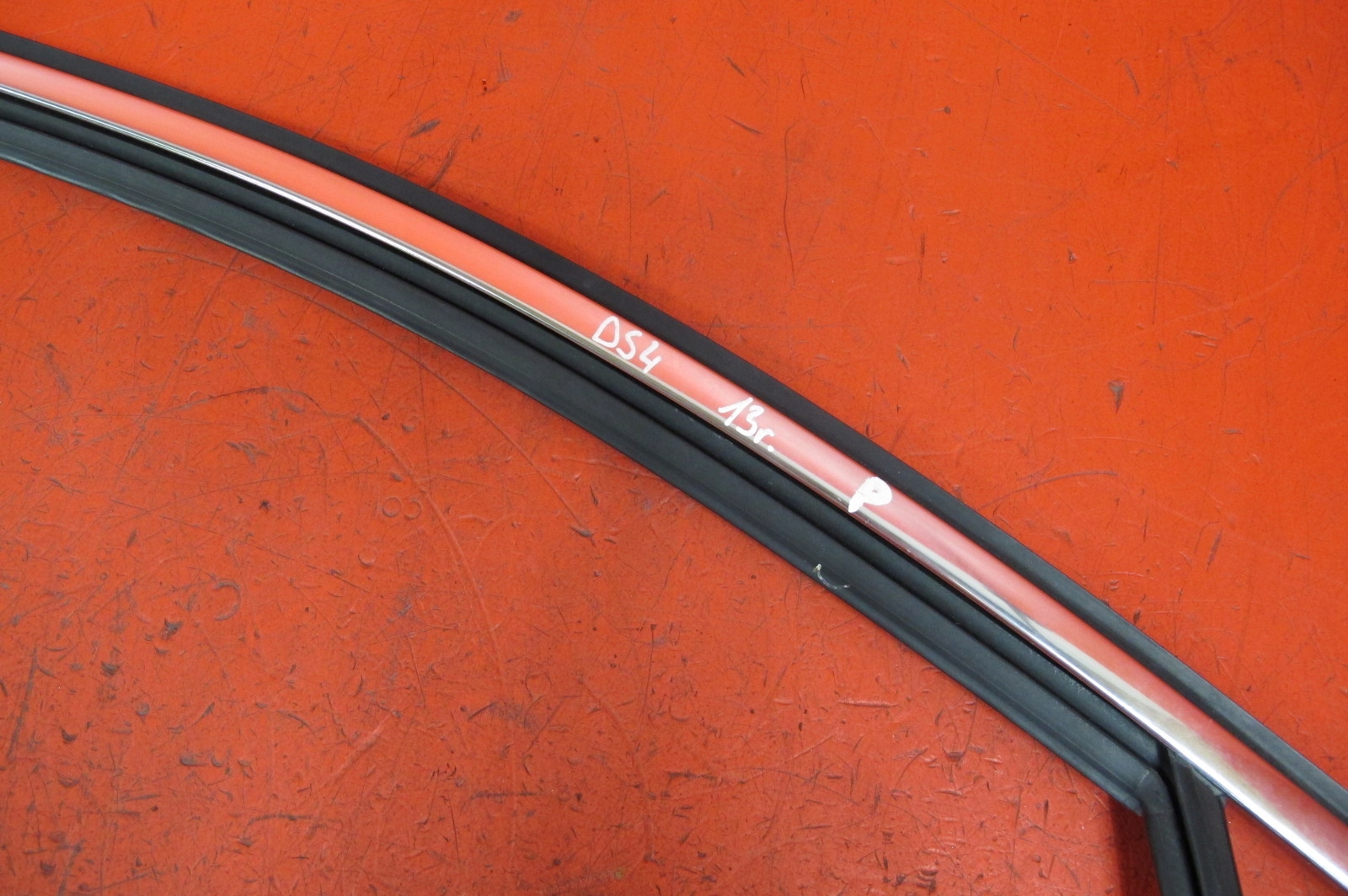 CITROEN DS4 and NX frame gasket door windows right front CHROM