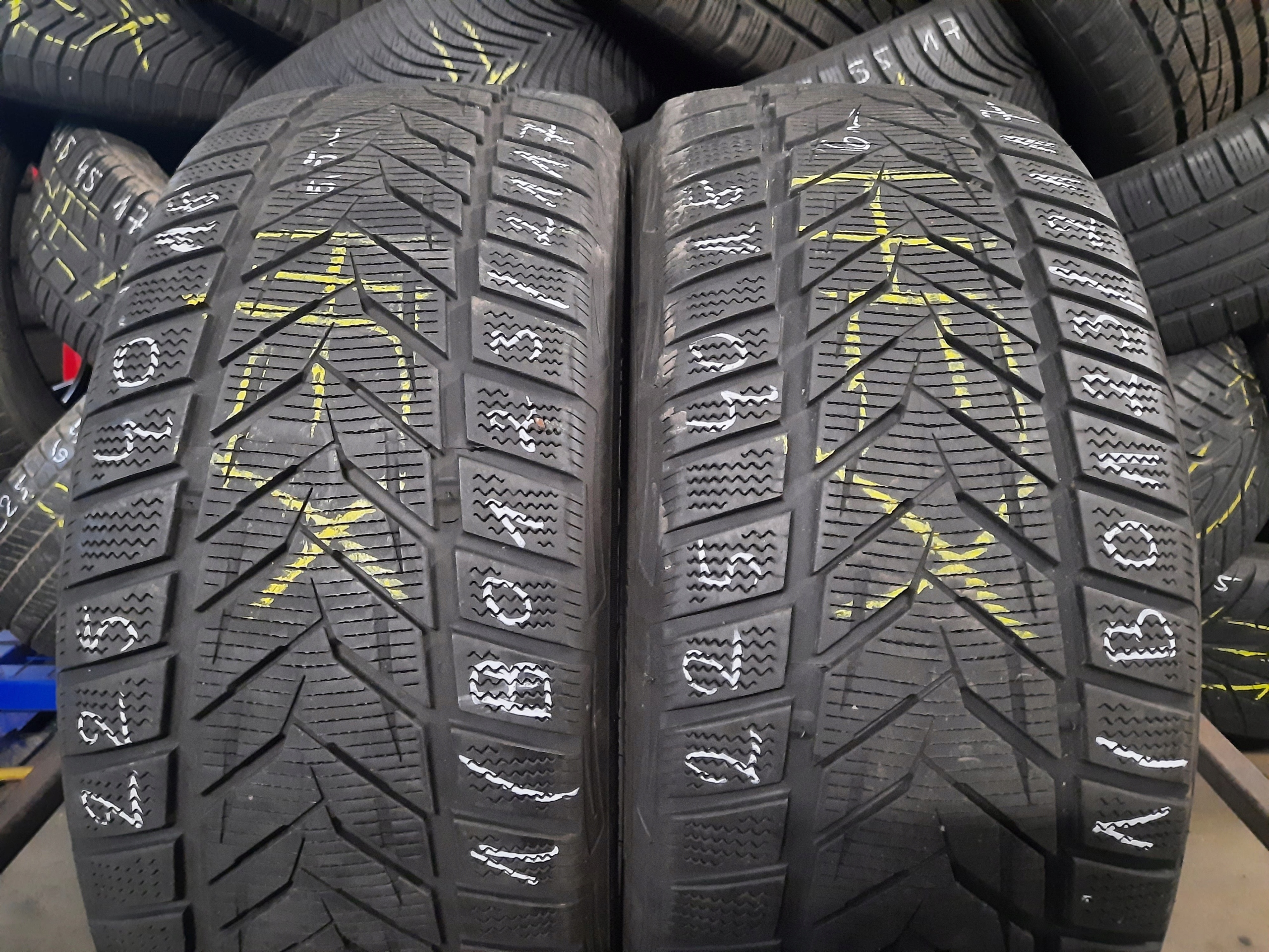 2 OPONY 225/40R18 XL VREDESTEIN WINTRAC XTREME S