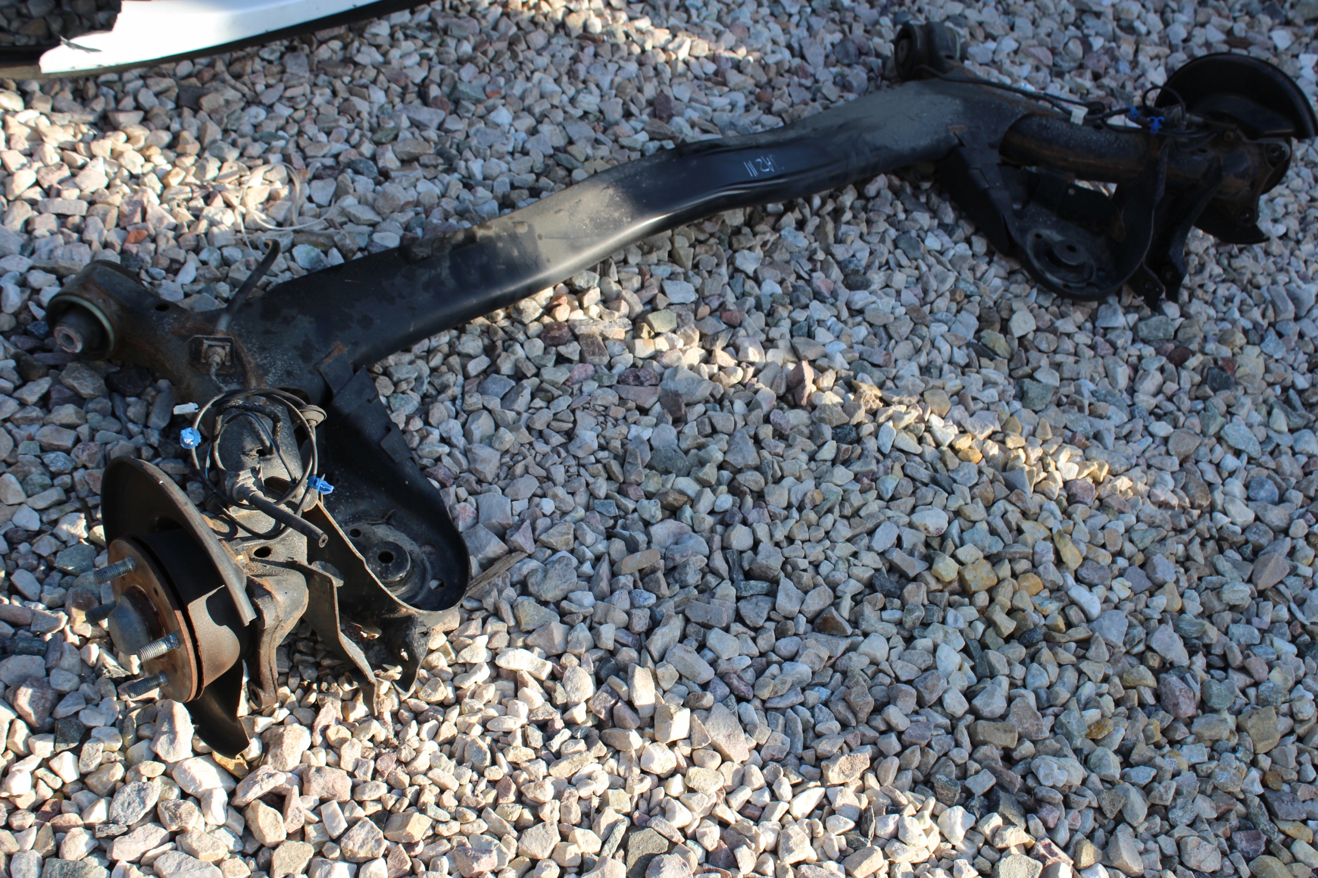 HONDA JAZZ III 1.4 BELKA ZAWIESZENIE TYŁ KOMPLET ZWROTNICE