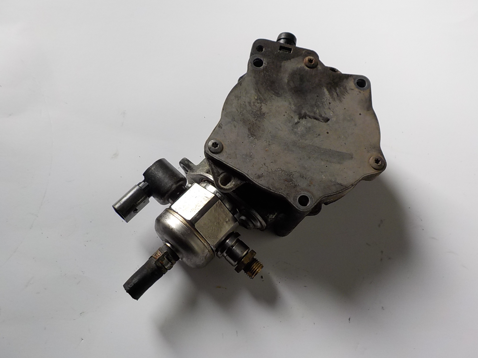 AUDI A4 B8 1.8 TFSI feed pump 0261520472
