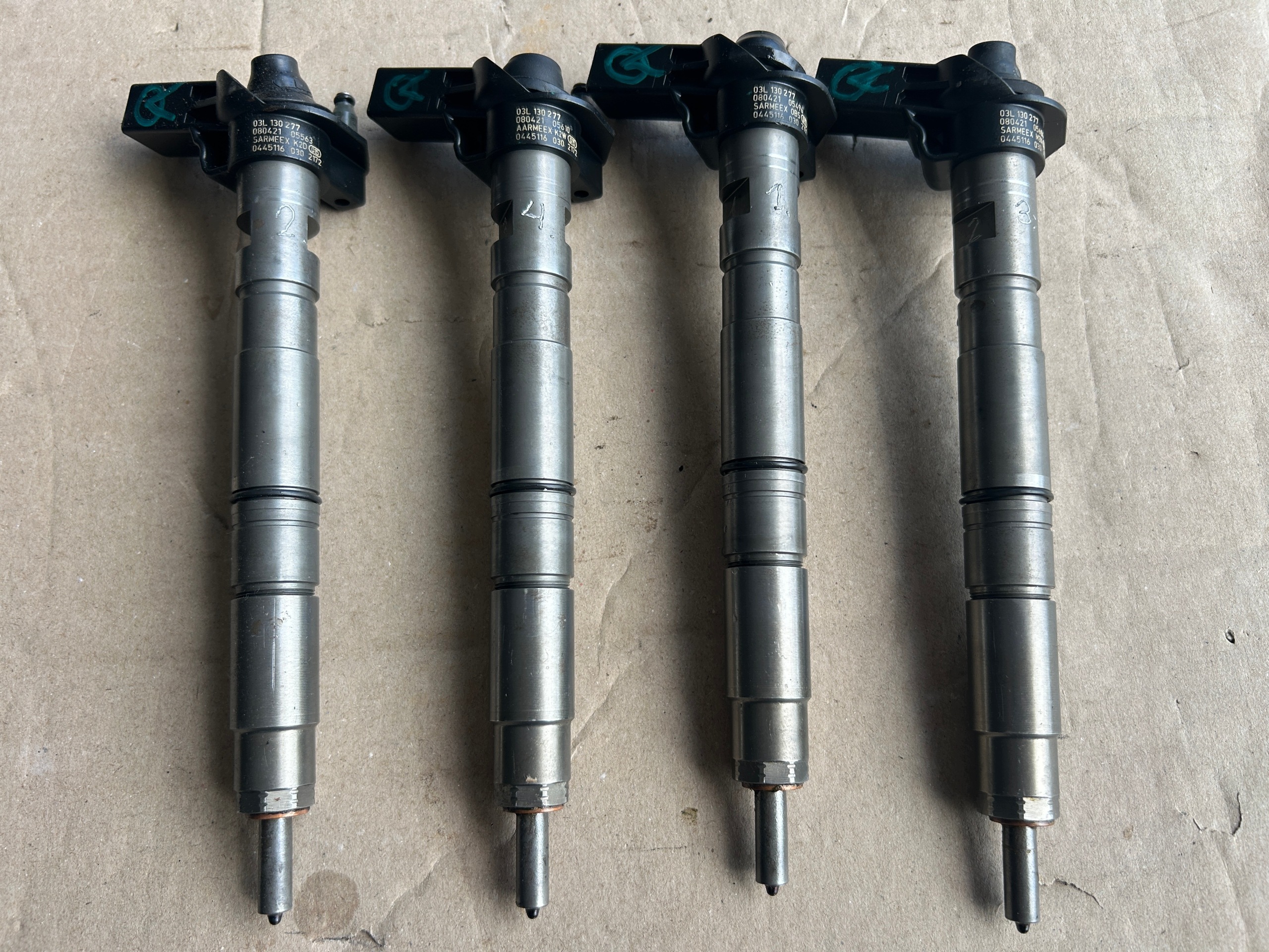 AUDI A4 B8 2,0 TDI Injecteurs 03L130277