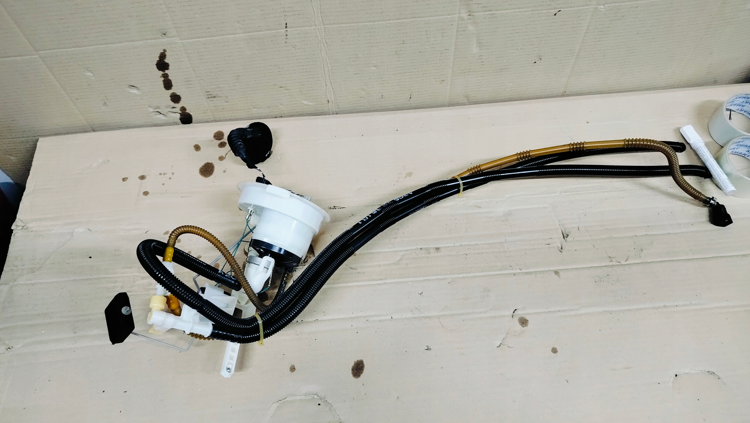 snimač razine pompy goriva BMW 1 E87 BMW 3 E90 6763851