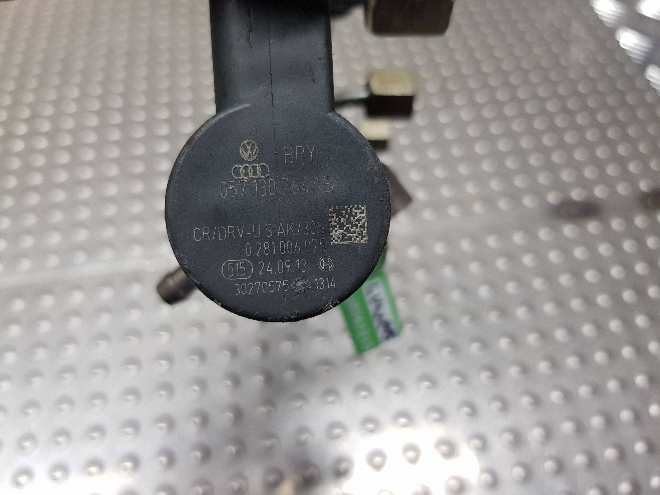 rampe injection capteurs 04L089B OCTAVIA III A3 8V LEON GOLF VII 2.0 TDI