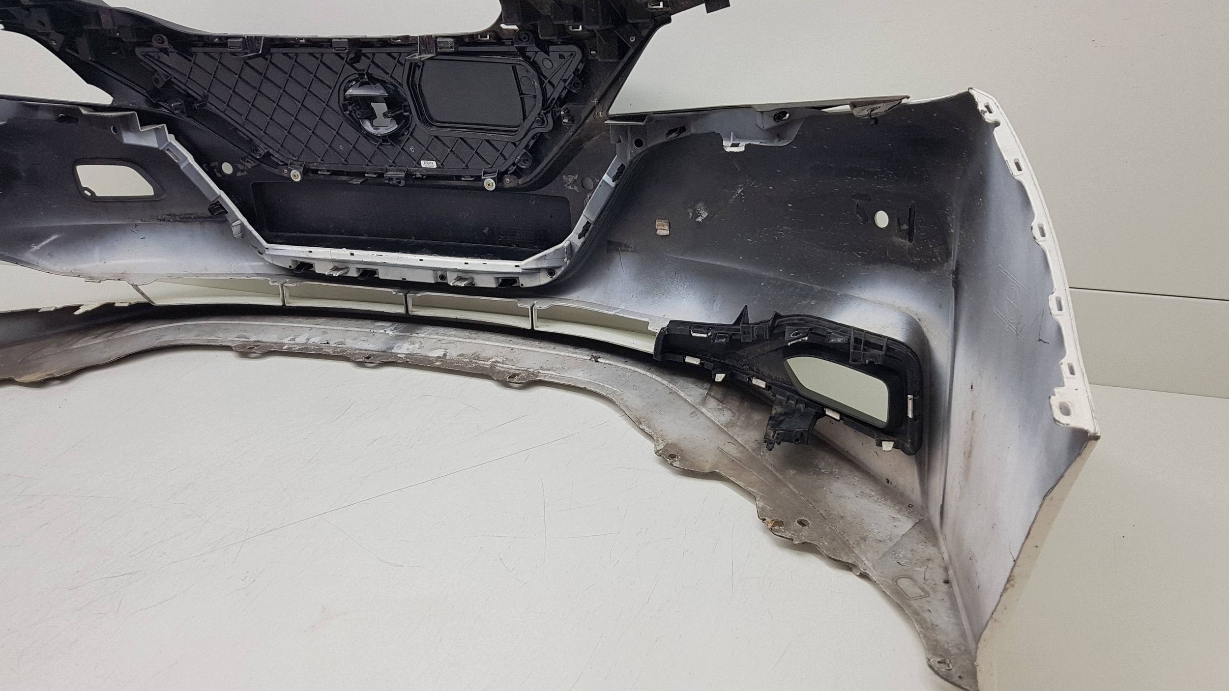 NISSAN LEAF II 2017 - bumper front 62022-5SH0H