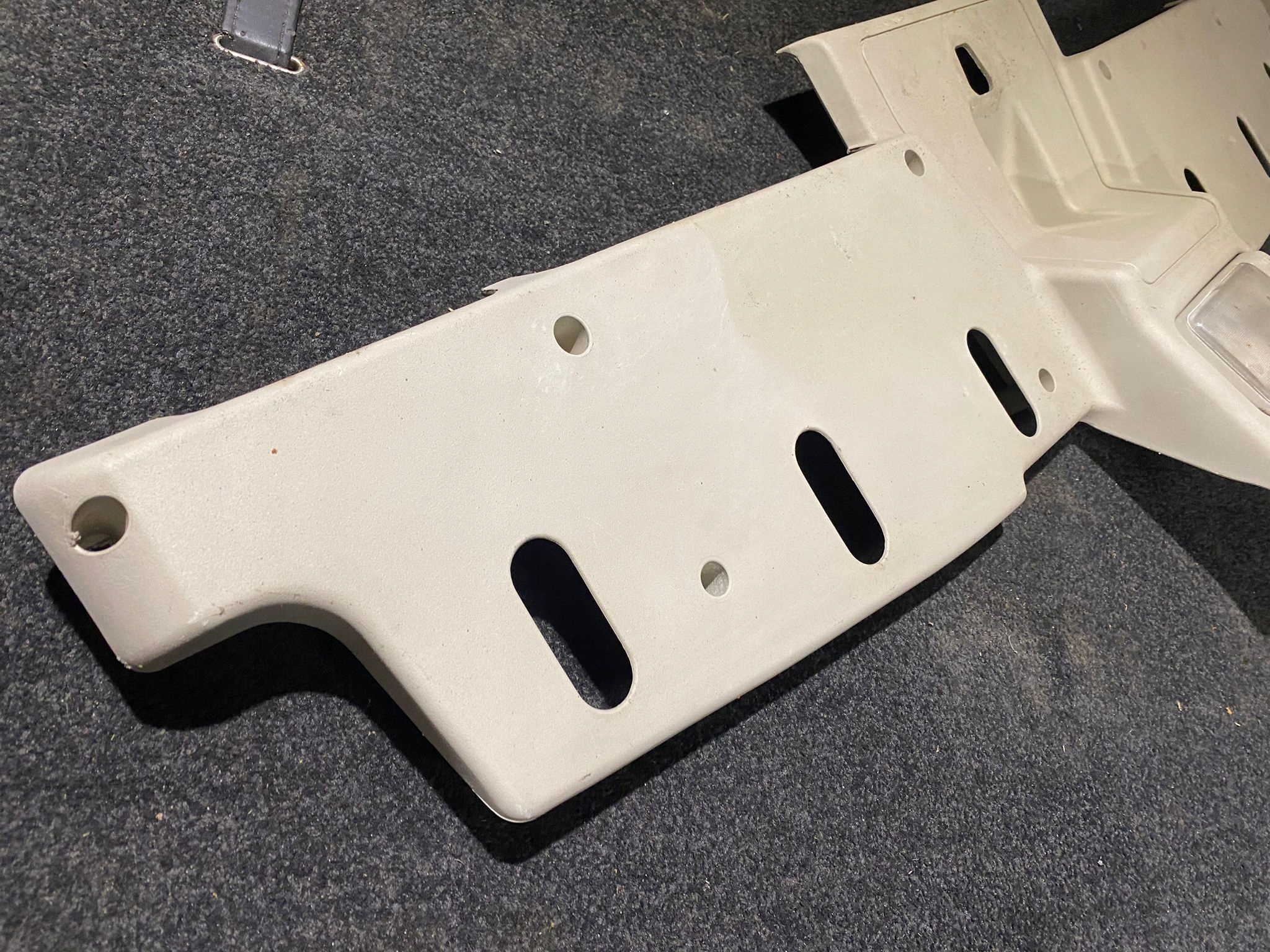 полка бардачок LAND ROVER Discovery 2 II