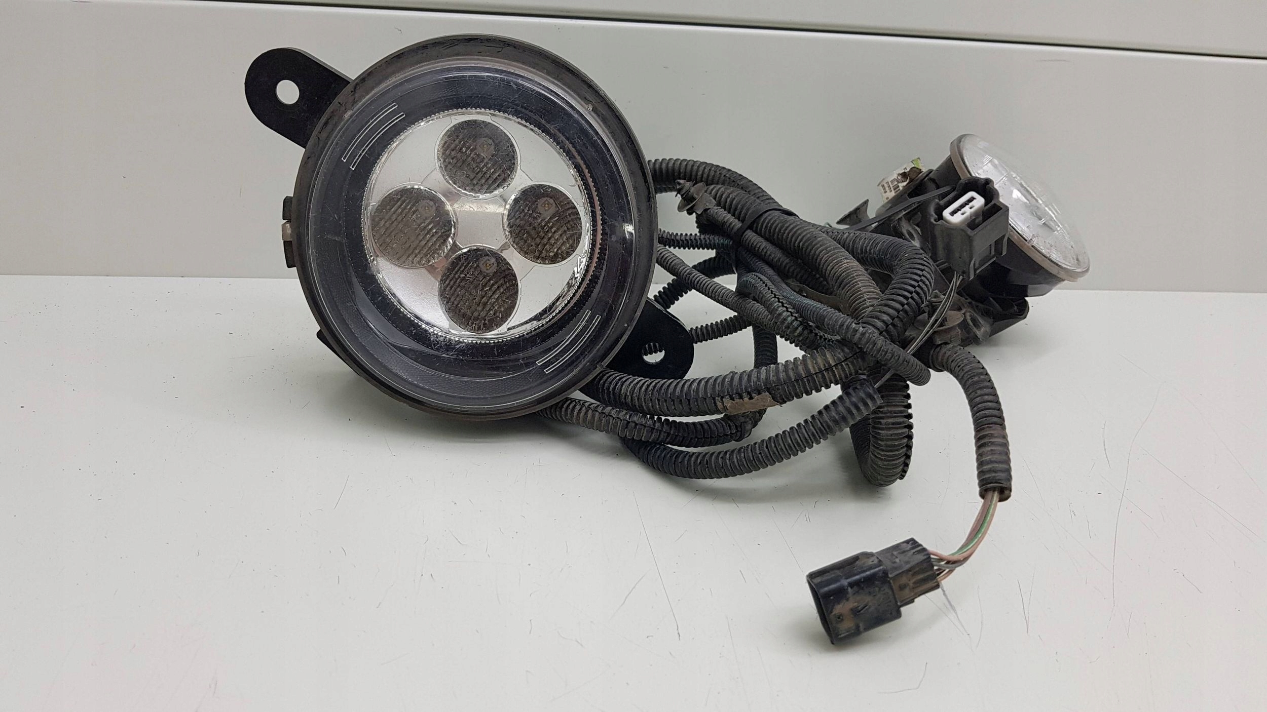 RENAULT TWINGO III 2014- rechts Nebelscheinwerfer LED DRL + Kabelbaum 266007904R