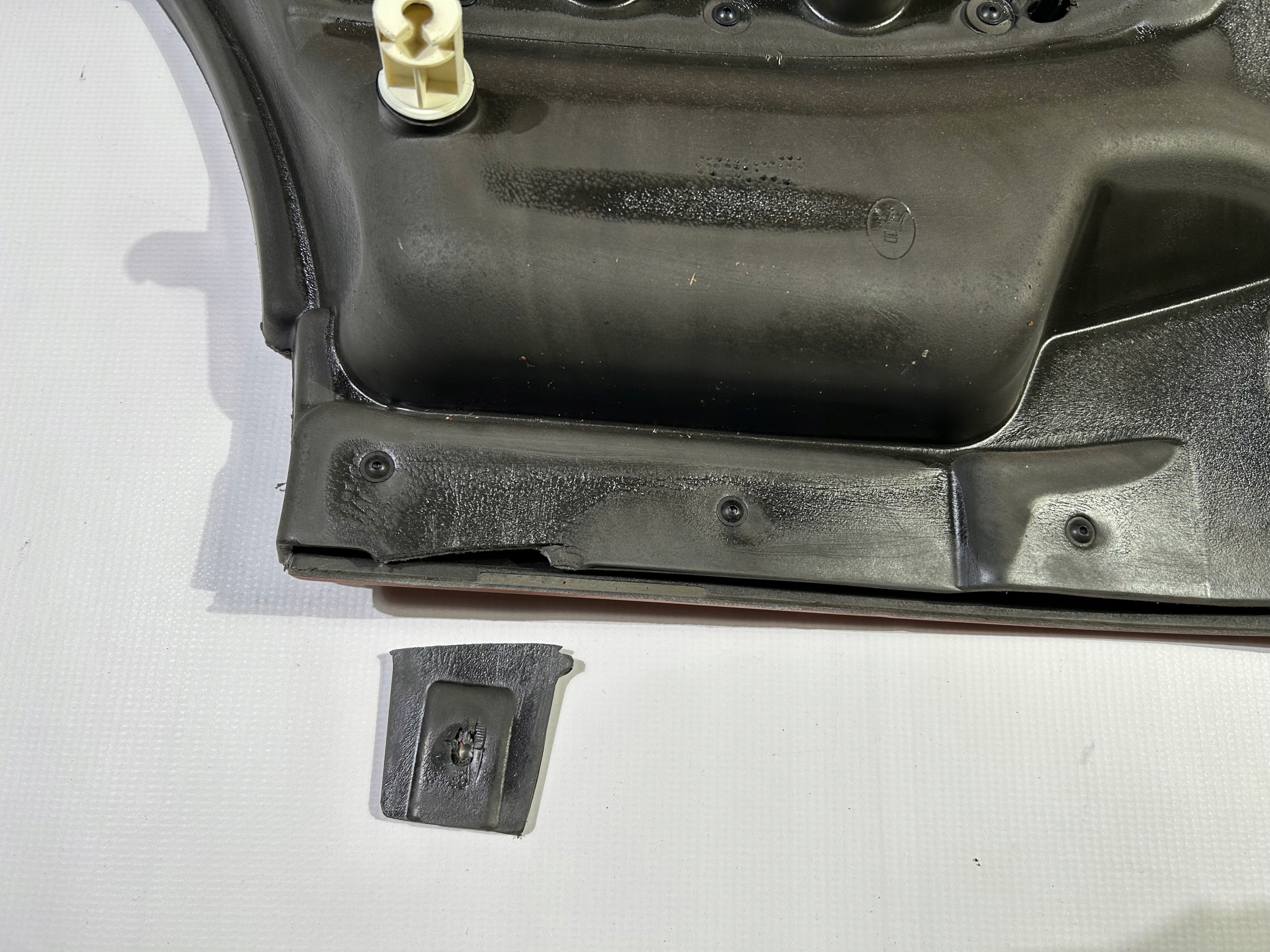 upholstery side tynych right Maserati GranTurismo 2008r