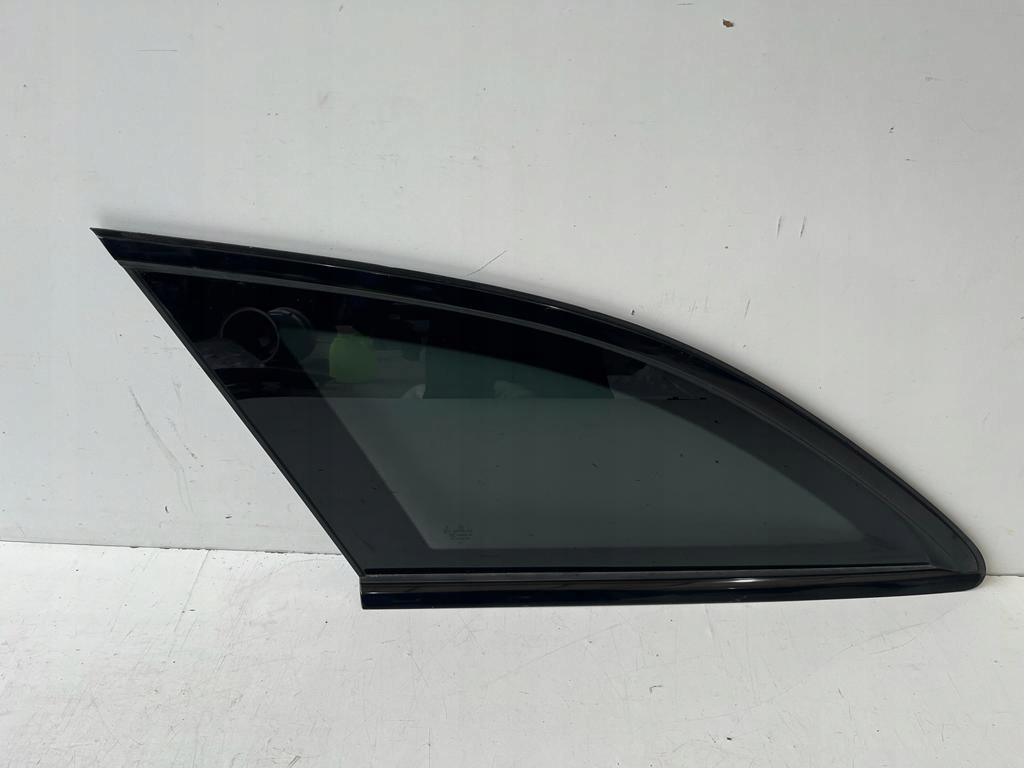 MERCEDES E 213 SZYBA KAROSERYJNA LEWA TYŁ