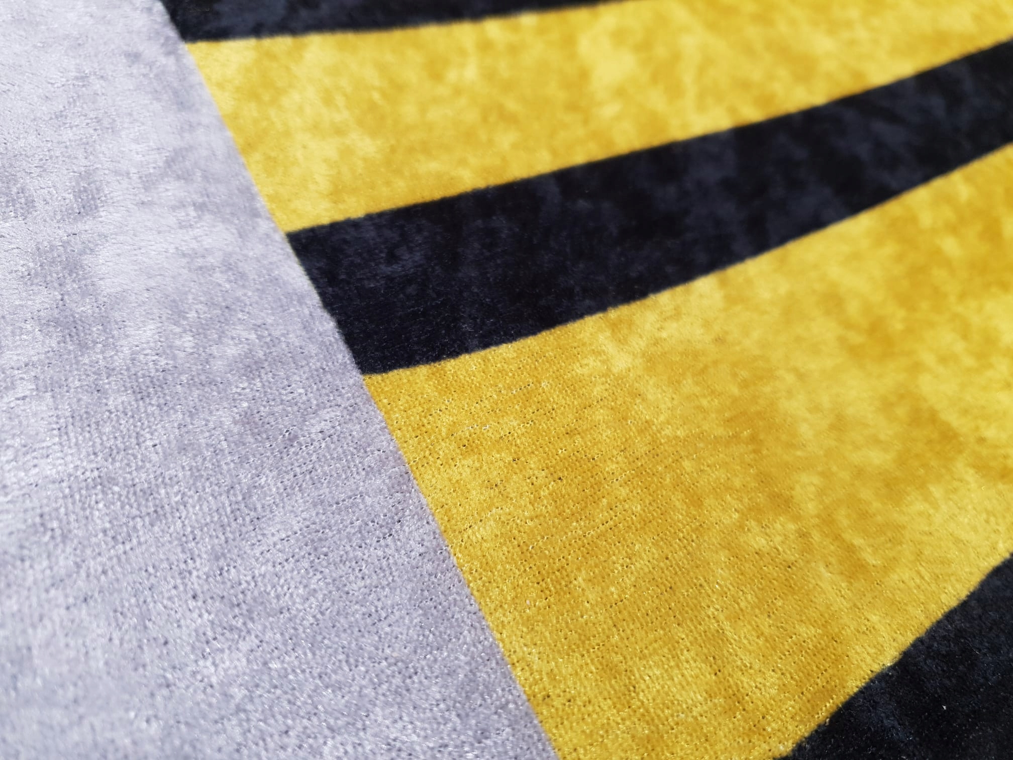 Dywan DIGITAL EMMA lew lion szary z żółym 140x200 Długość 200 cm