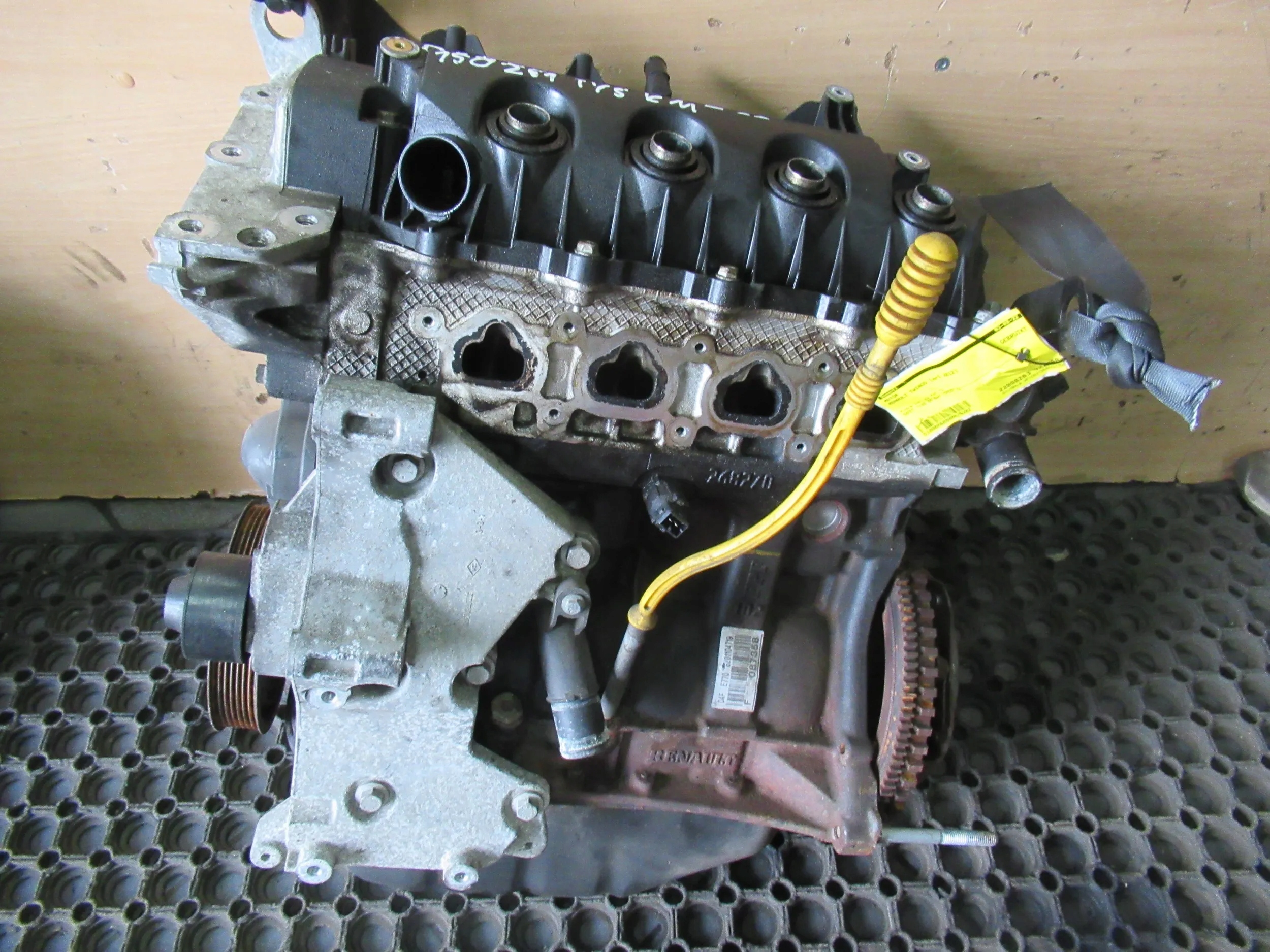 engine D4F770 Renault Twingo II 1.2 16V below sensor changes FAZ of the gear