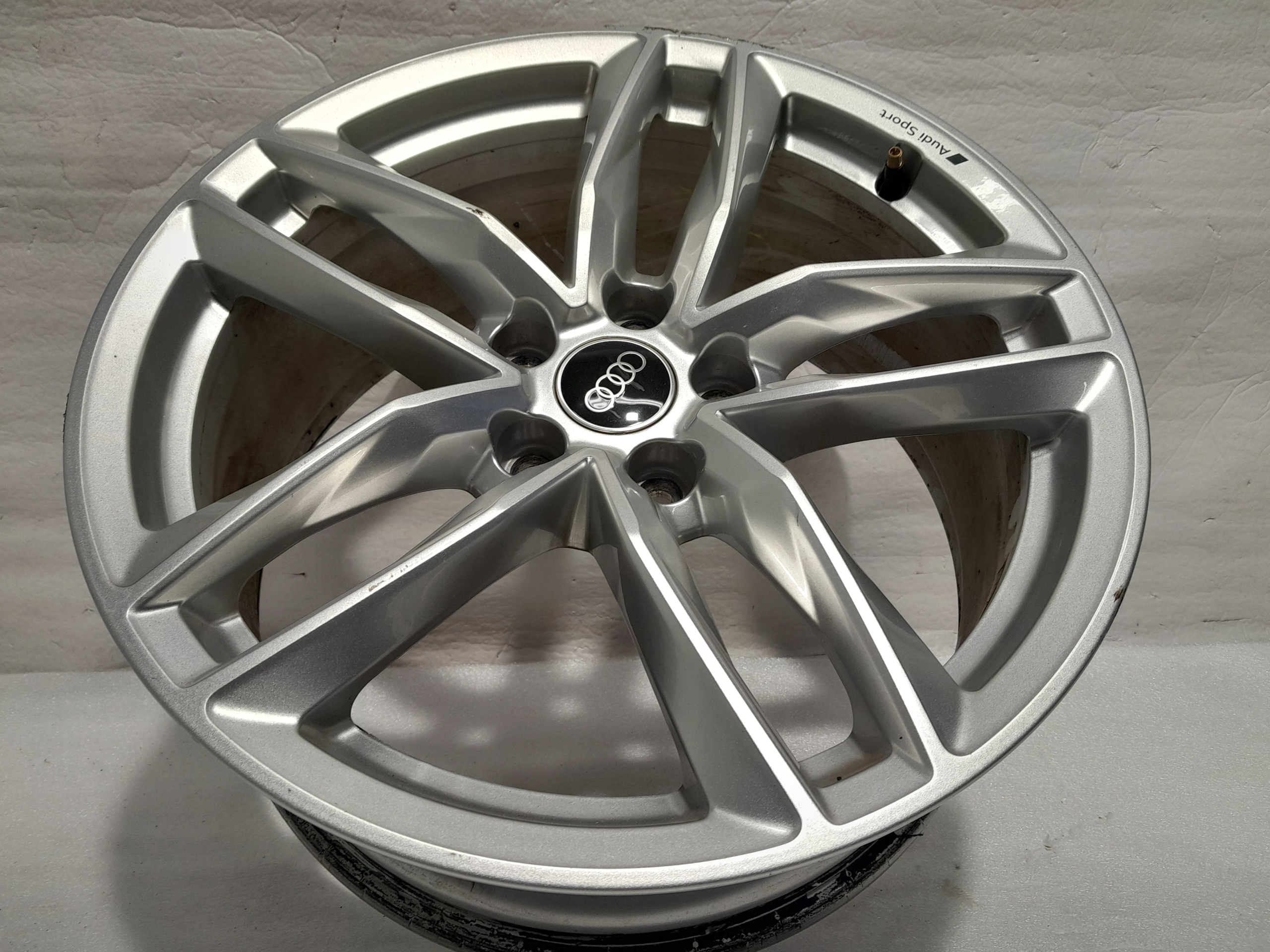 AUDI A4 B9 A5 8W A6 disk ALU 18'' CALI ORG. 8W0601025EB
